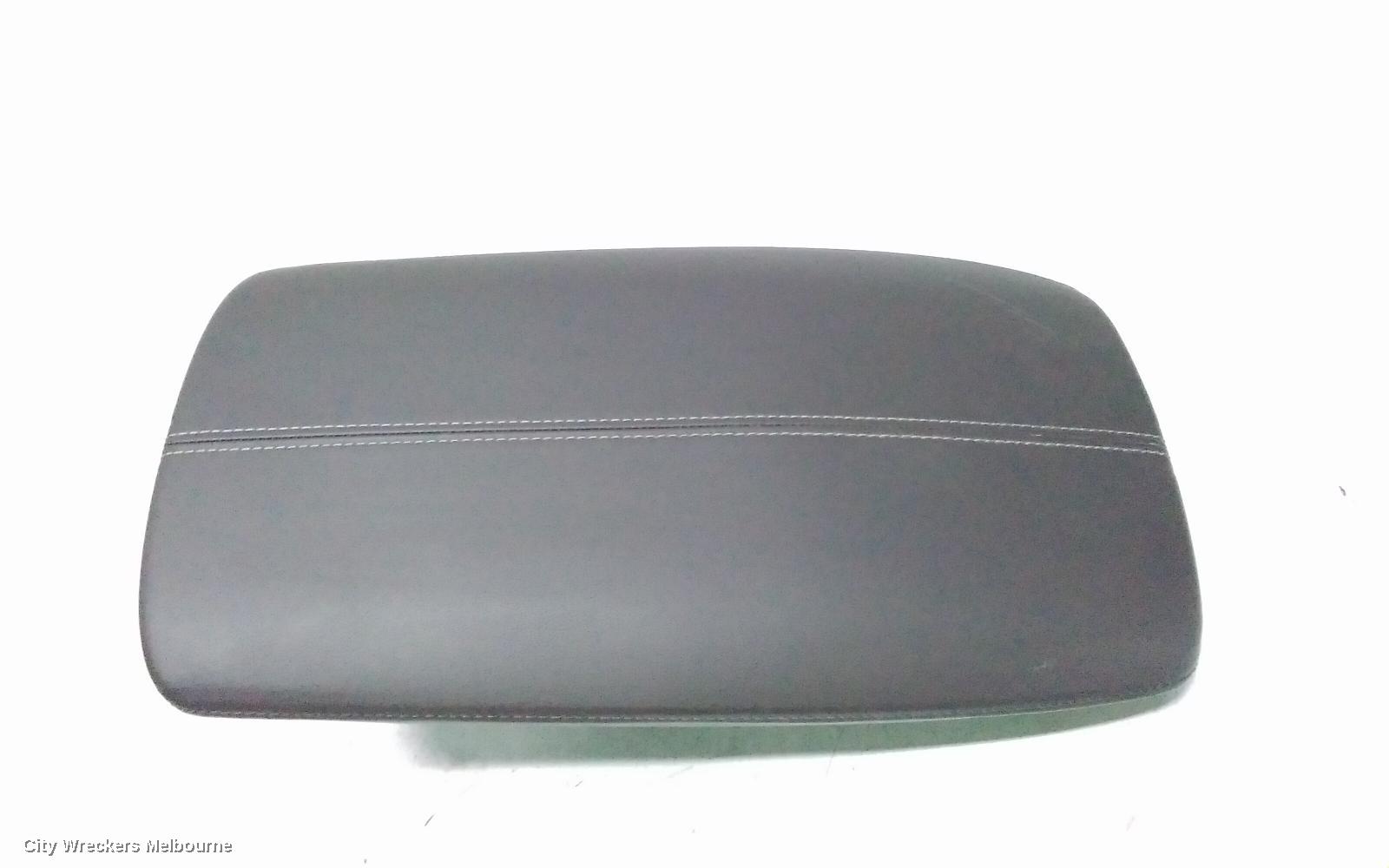 MAZDA CX30 CONSOLE, DM, CONSOLE LID ONLY, LEATHER, BLACK, W/ WHITE STITCHING, 10/2019 ONWARDS