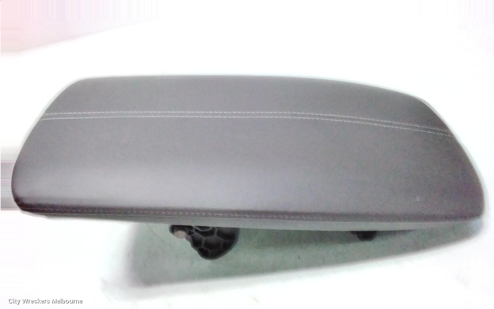 MAZDA CX30 CONSOLE, DM, CONSOLE LID ONLY, LEATHER, BLACK, W/ WHITE STITCHING, 10/2019 ONWARDS