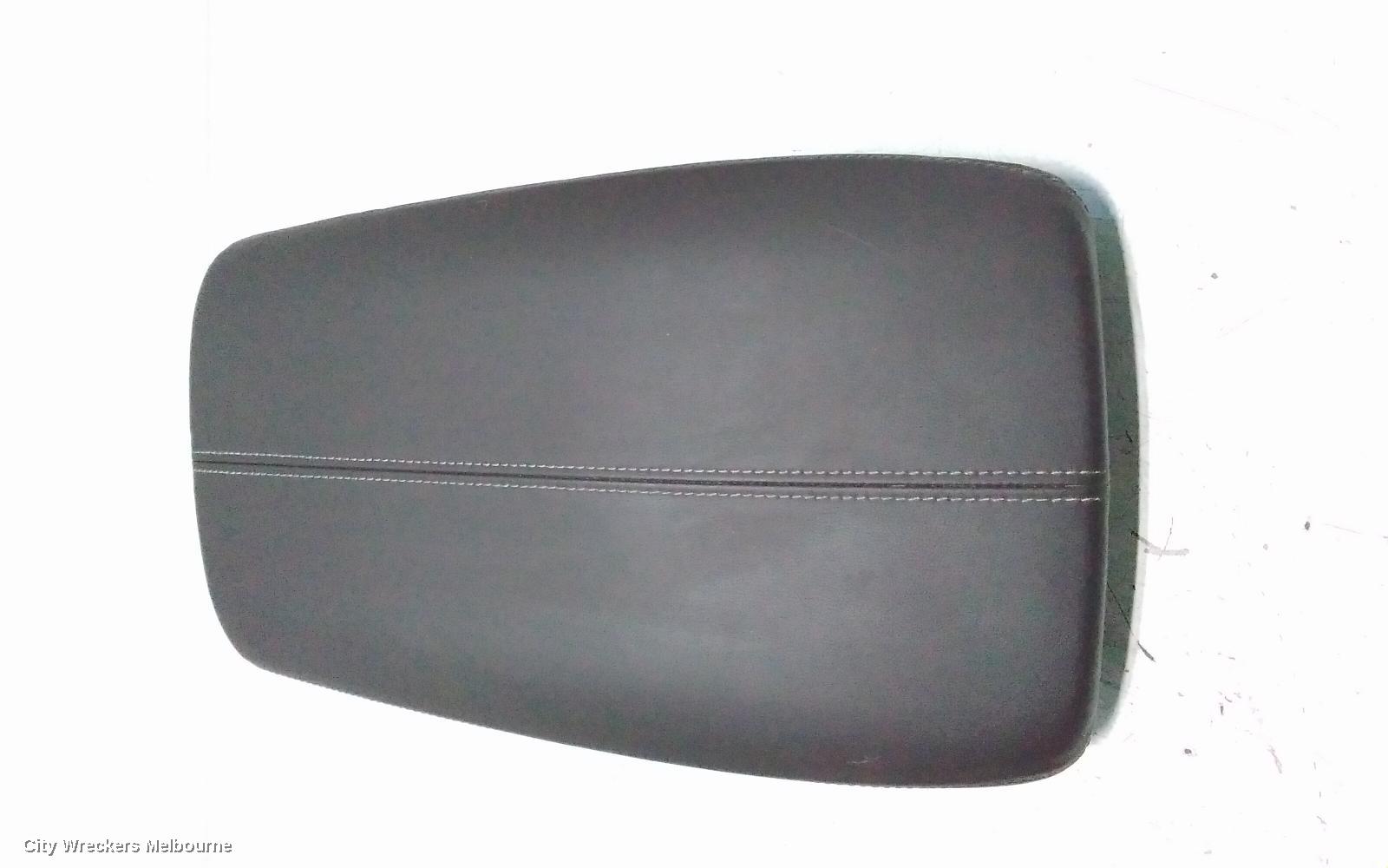 MAZDA CX30 CONSOLE, DM, CONSOLE LID ONLY, LEATHER, BLACK, W/ WHITE STITCHING, 10/2019 ONWARDS