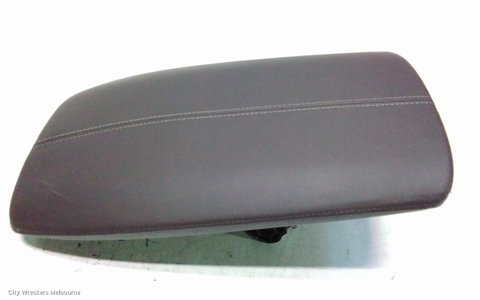 MAZDA CX30 CONSOLE, DM, CONSOLE LID ONLY, LEATHER, BLACK, W/ WHITE STITCHING, 10/2019 ONWARDS