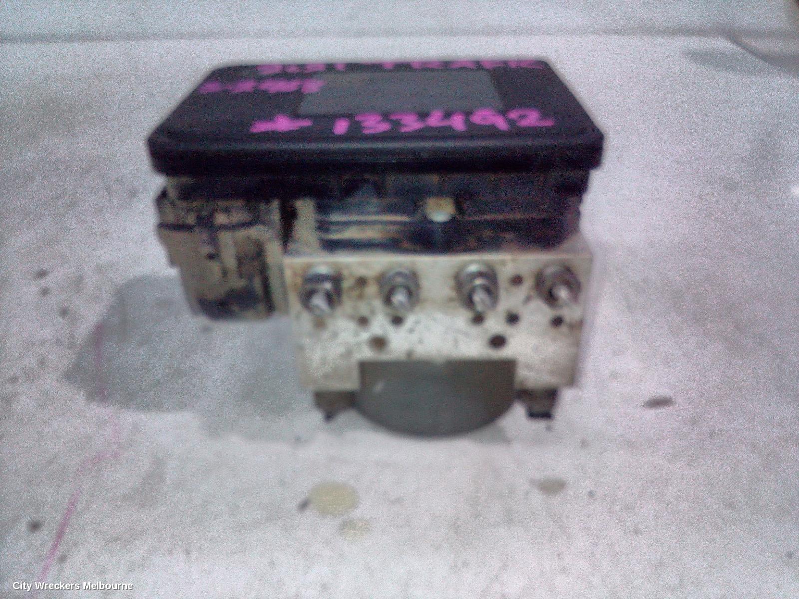 RENAULT TRAFIC ABS PUMP/MODULATOR, X82, P/N 476601418R, 01/2015 ONWARDS