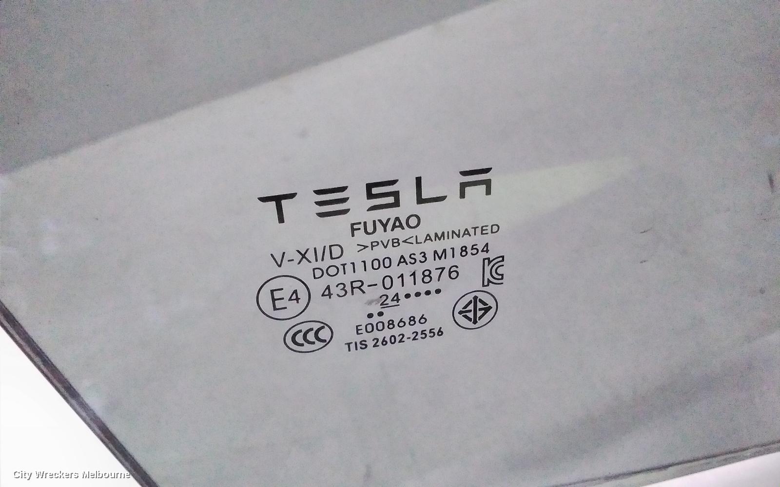 TESLA MODEL Y RIGHT REAR DOOR WINDOW, 1ST GEN, 03/2022 ONWARDS