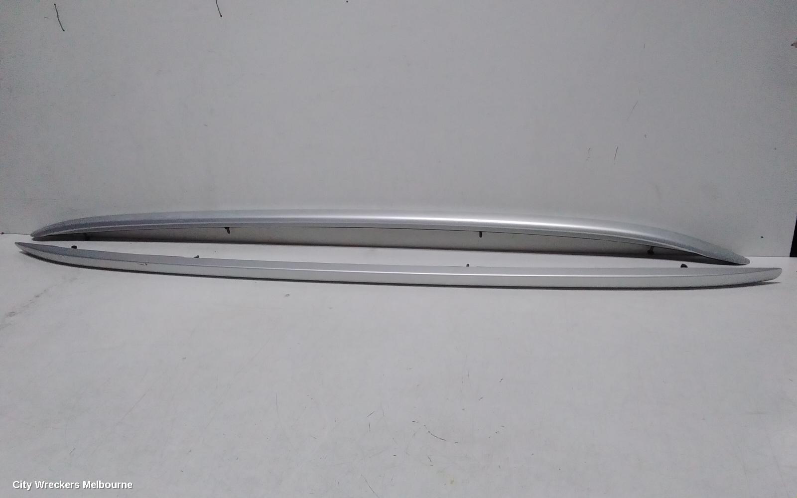 MG HS ROOF RAIL