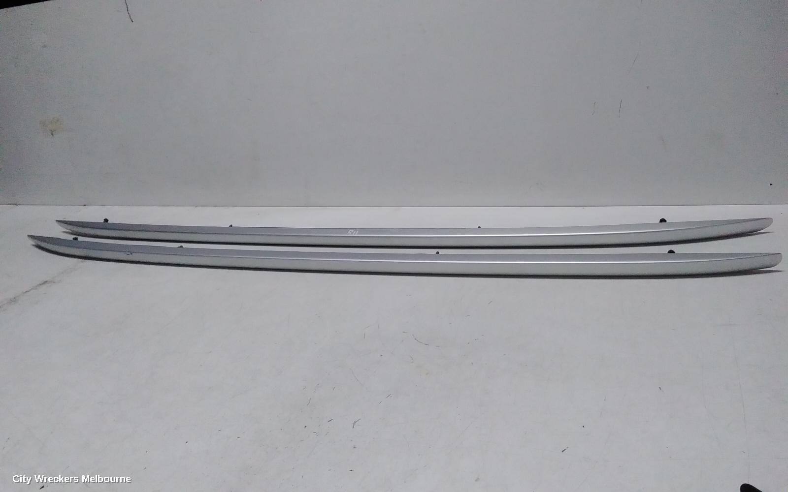 MG HS ROOF RAIL