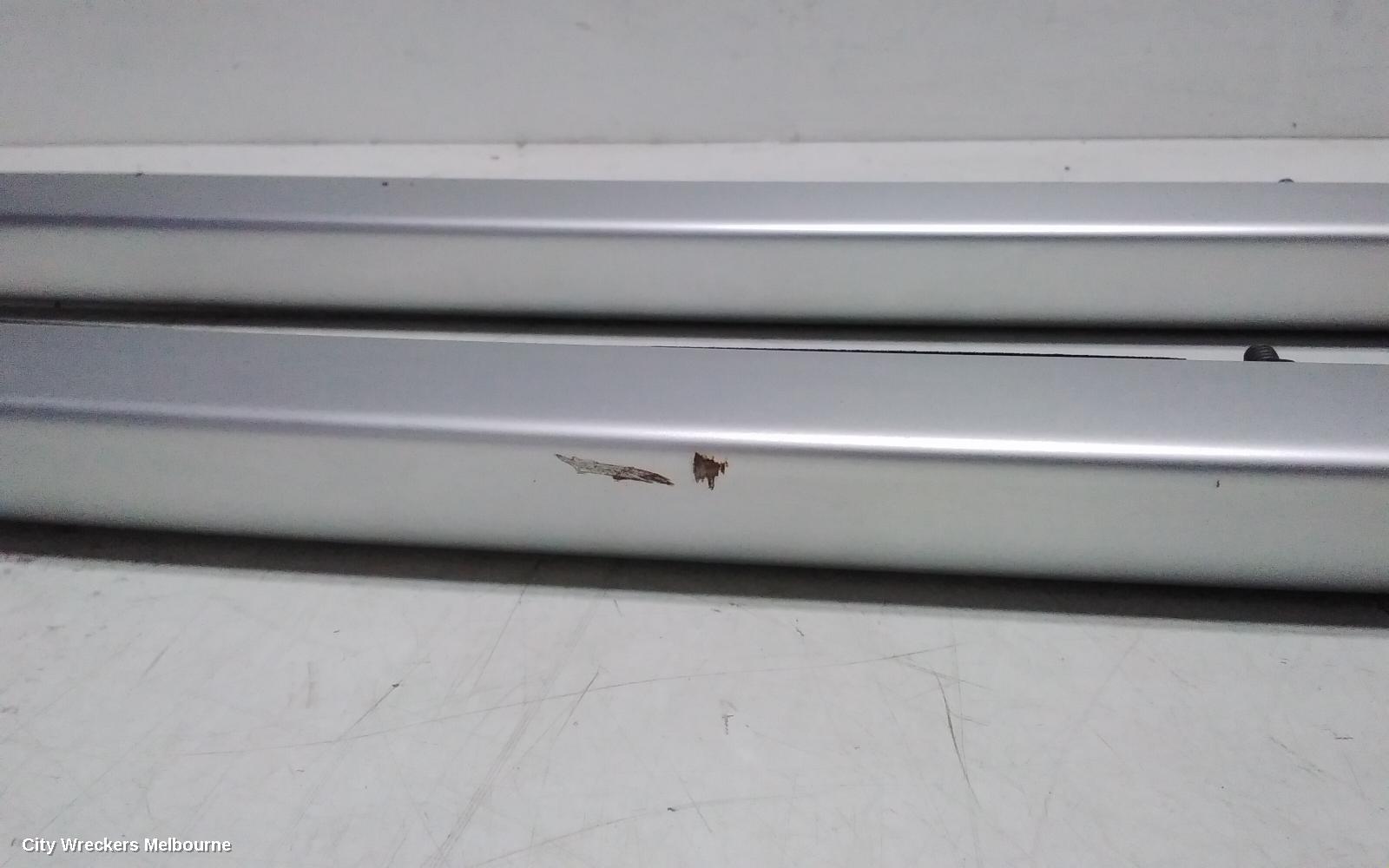 MG HS ROOF RAIL