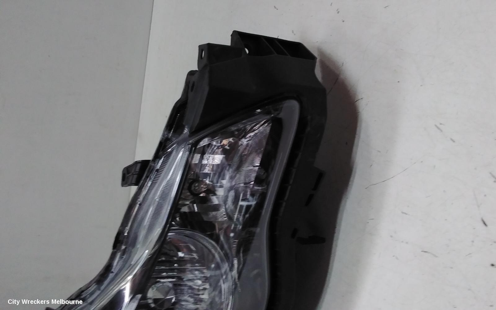 SUBARU IMPREZA RIGHT HEADLAMP, G4, HALOGEN, BLACK INSERT TYPE, 10/2015 - 08/2017