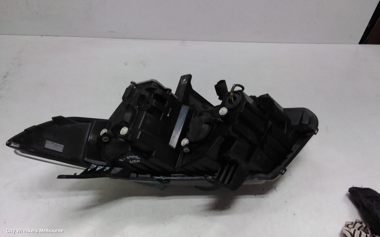 LDV G10 RIGHT HEADLAMP, SV7A, WAGON, XENON TYPE, 04/2015 - 08/2022