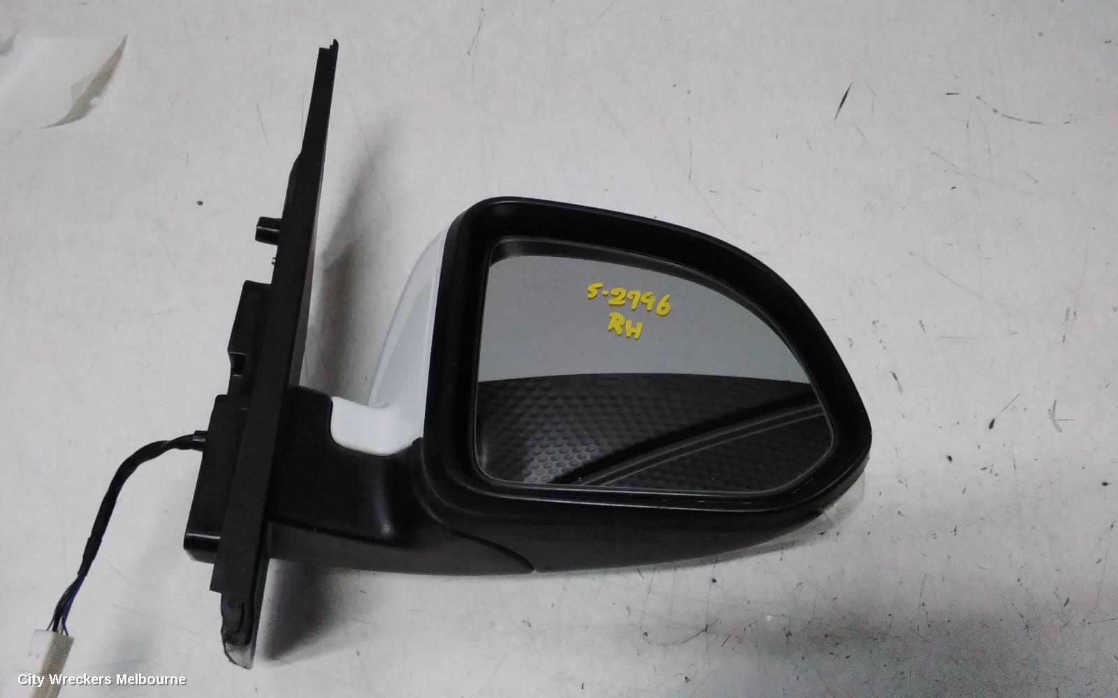 LDV G10 RIGHT DOOR MIRROR, SV7A, WAGON, COLOUR CODED, NON CAMERA TYPE, 04/2015 - 08/2022