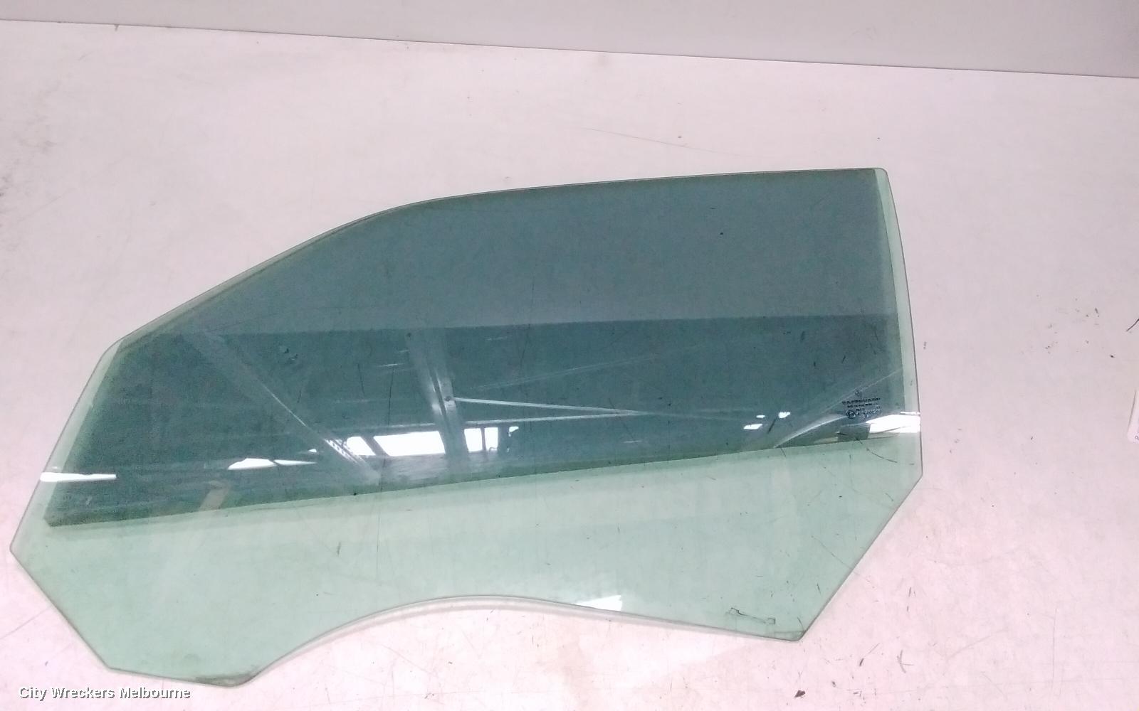 CHRYSLER 300C LEFT FRONT DOOR WINDOW, 11/2005 - 12/2011