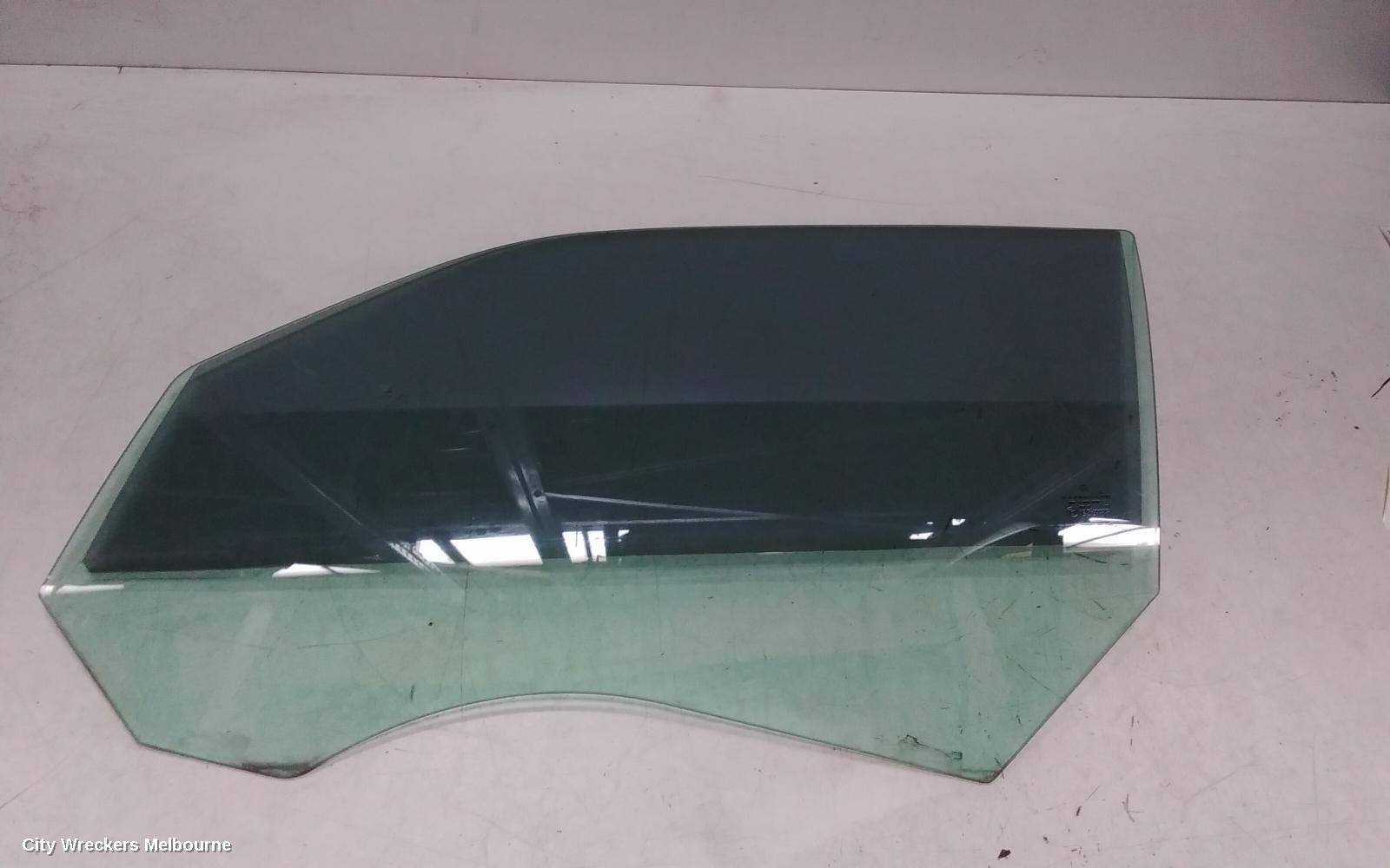 CHRYSLER 300C LEFT FRONT DOOR WINDOW, 11/2005 - 12/2011