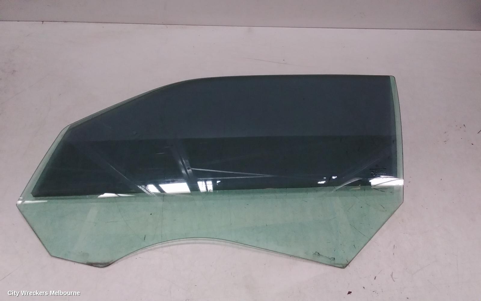 CHRYSLER 300C LEFT FRONT DOOR WINDOW, 11/2005 - 12/2011