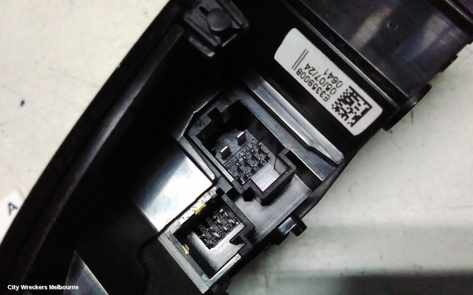 MERCEDES EQA COURTESY LIGHT, H243, 01/2021 ONWARDS