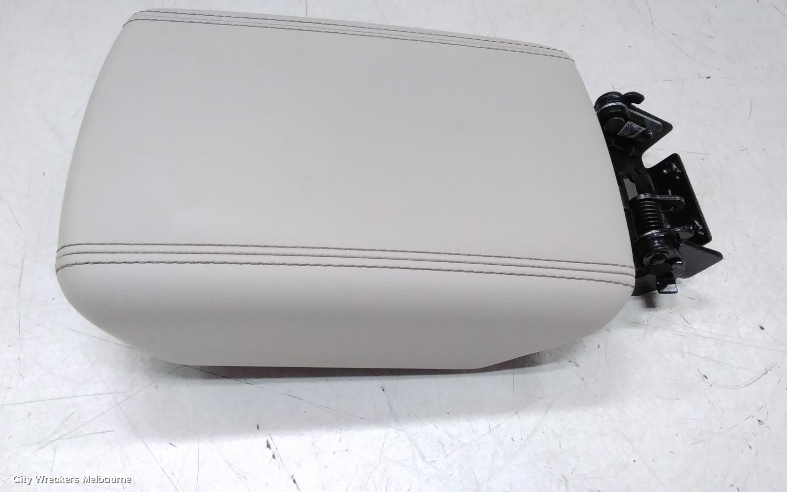 MAHINDRA XUV700 CONSOLE, W601, 01/2023 ONWARDS