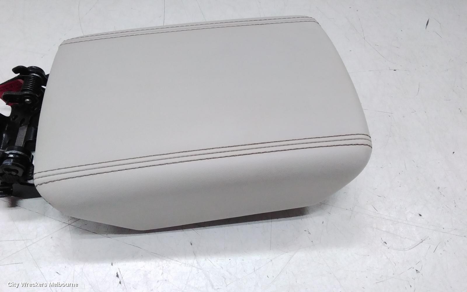 MAHINDRA XUV700 CONSOLE, W601, 01/2023 ONWARDS