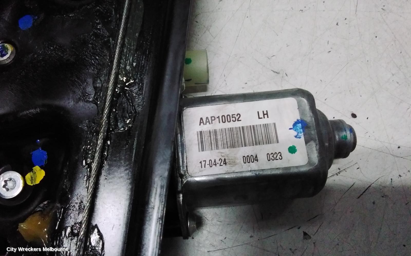MAHINDRA XUV700 LEFT FRONT WINDOW REG/MOTOR, W601, 01/2023 ONWARDS