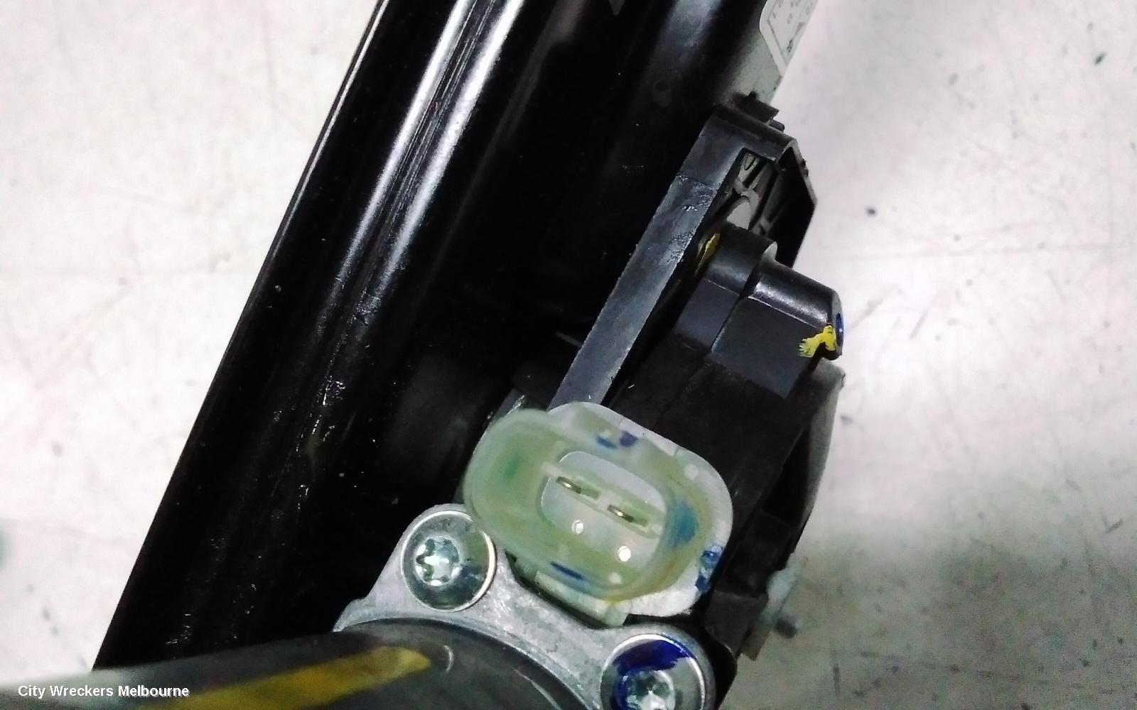 MAHINDRA XUV700 LEFT FRONT WINDOW REG/MOTOR, W601, 01/2023 ONWARDS