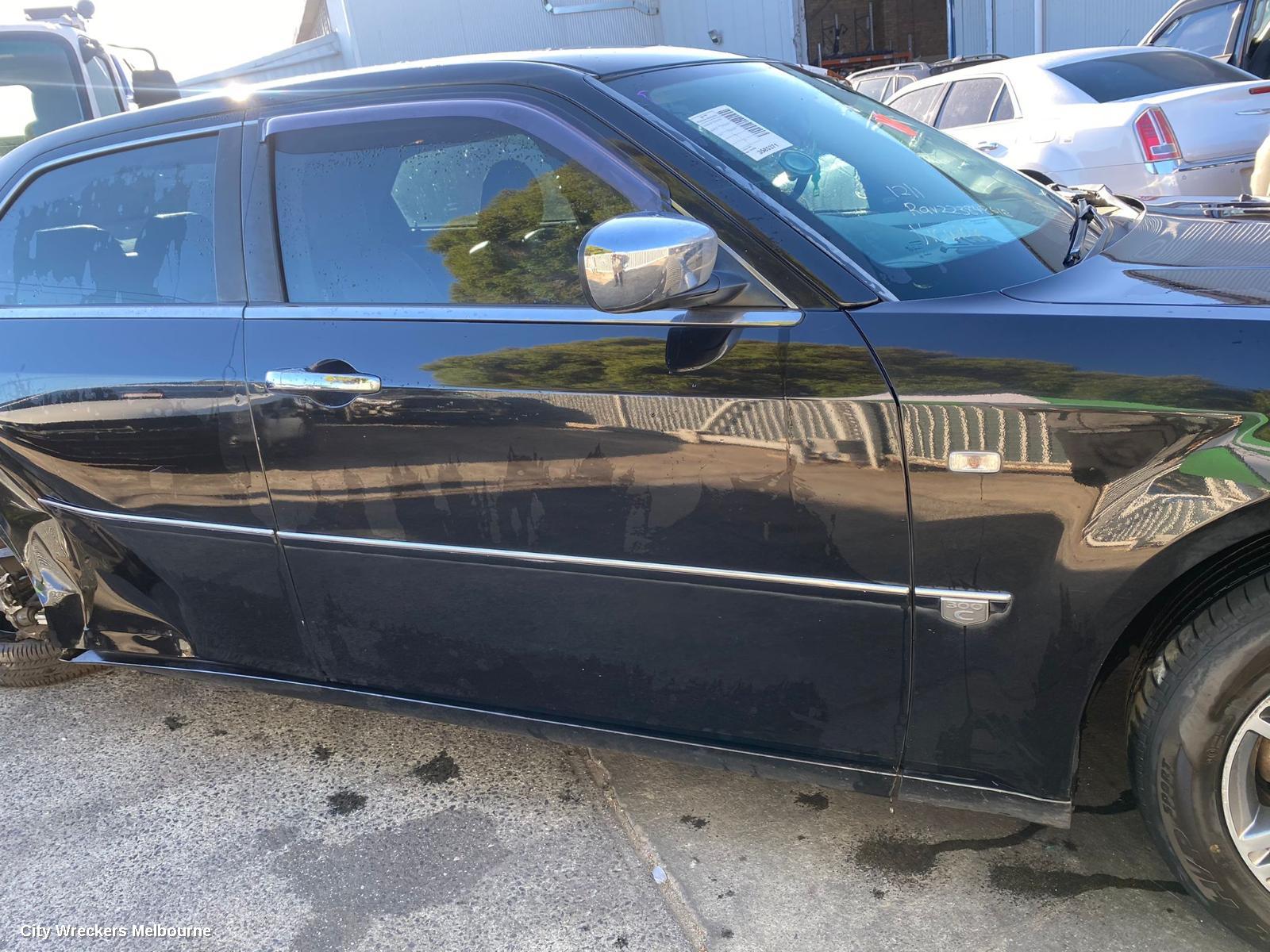 CHRYSLER 300C RIGHT FRONT DOOR WINDOW, 11/2005 - 12/2011