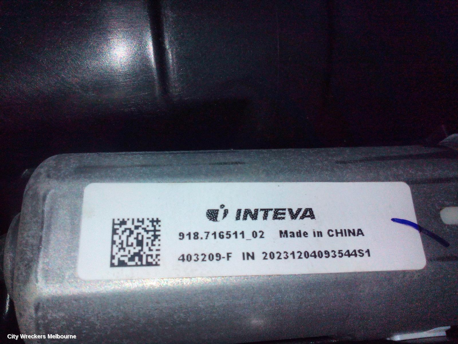 MAHINDRA XUV700 ROOF GLASS/SUNROOF/T, W601, 01/2023 ONWARDS