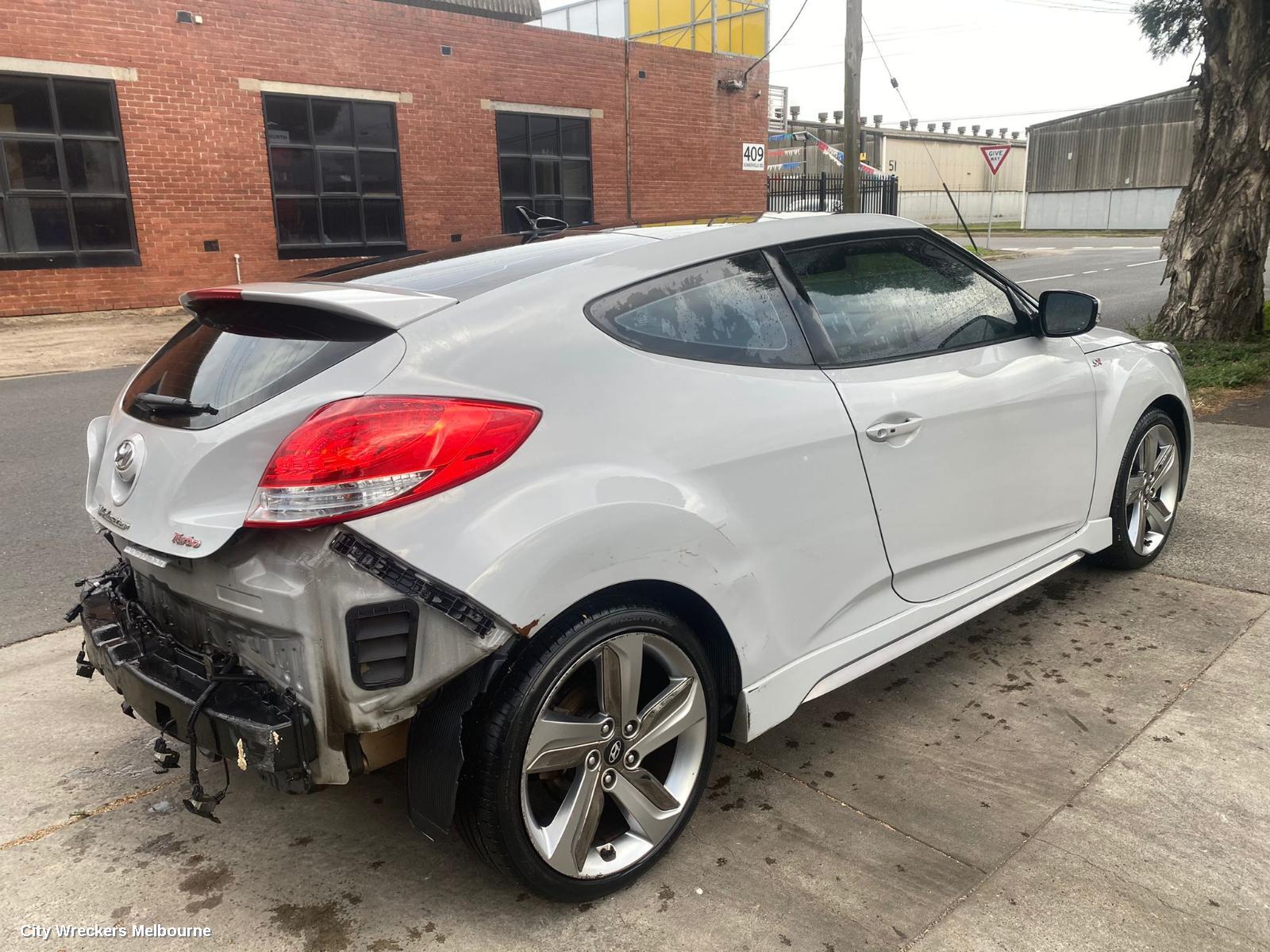 HYUNDAI VELOSTER CONSOLE, FS, 02/2012 - 02/2018