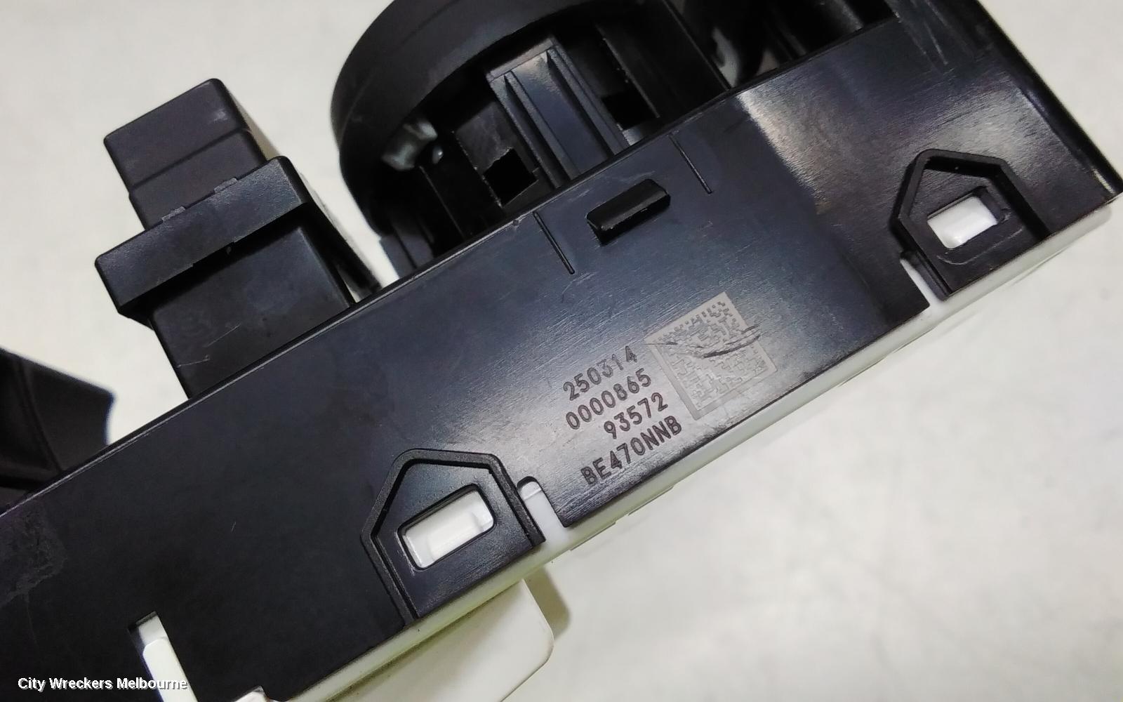 HYUNDAI KONA PWR DR WIND SWITCH, SX2, RH FRONT (MASTER SWITCH), 04/2023 ONWARDS