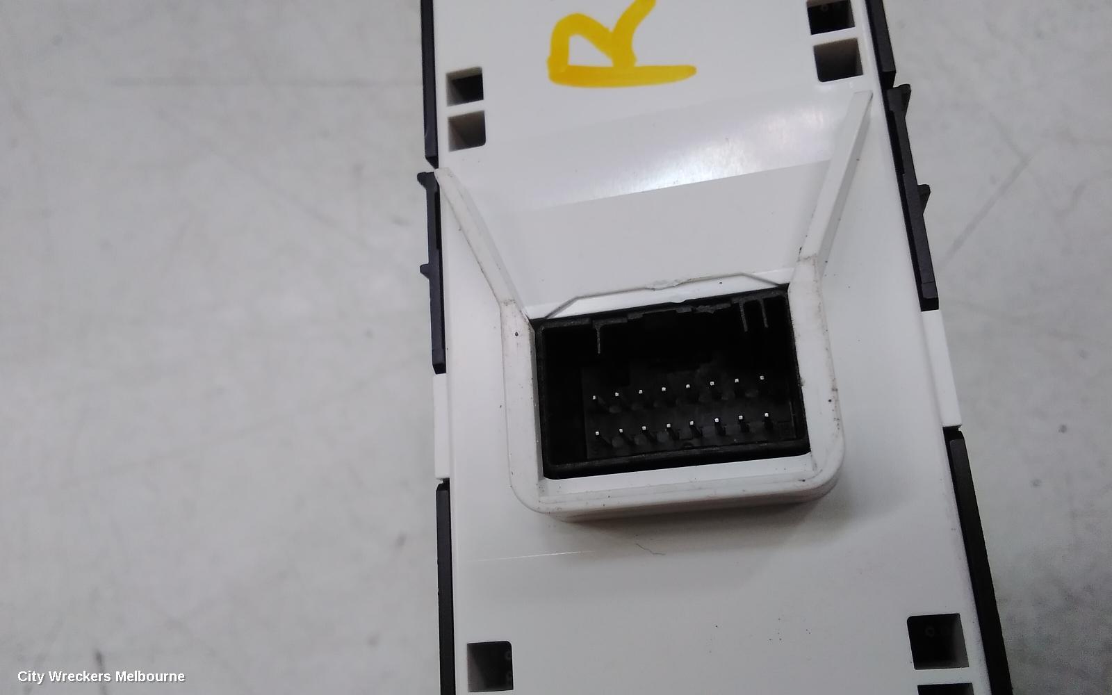 HYUNDAI KONA PWR DR WIND SWITCH, SX2, RH FRONT (MASTER SWITCH), 04/2023 ONWARDS