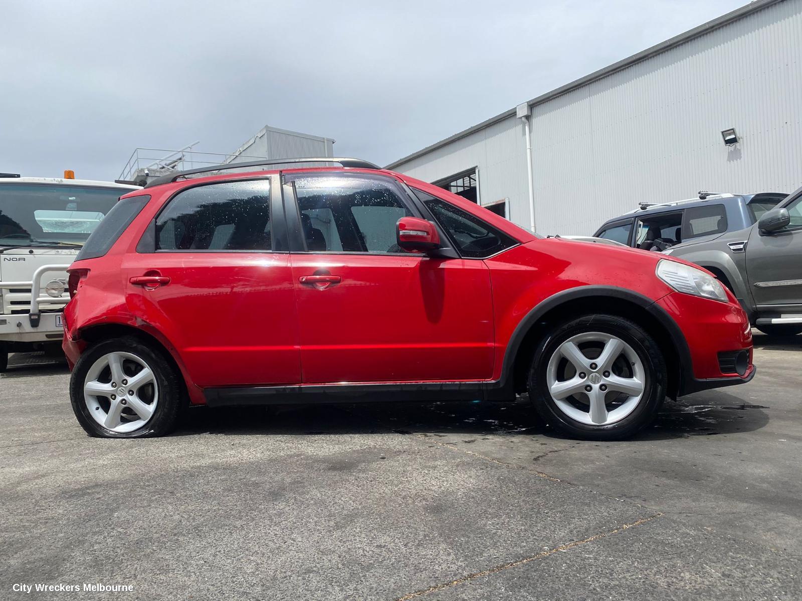 SUZUKI SX4 LEFT FRONT DOOR WINDOW, 01/2007 - 01/2014