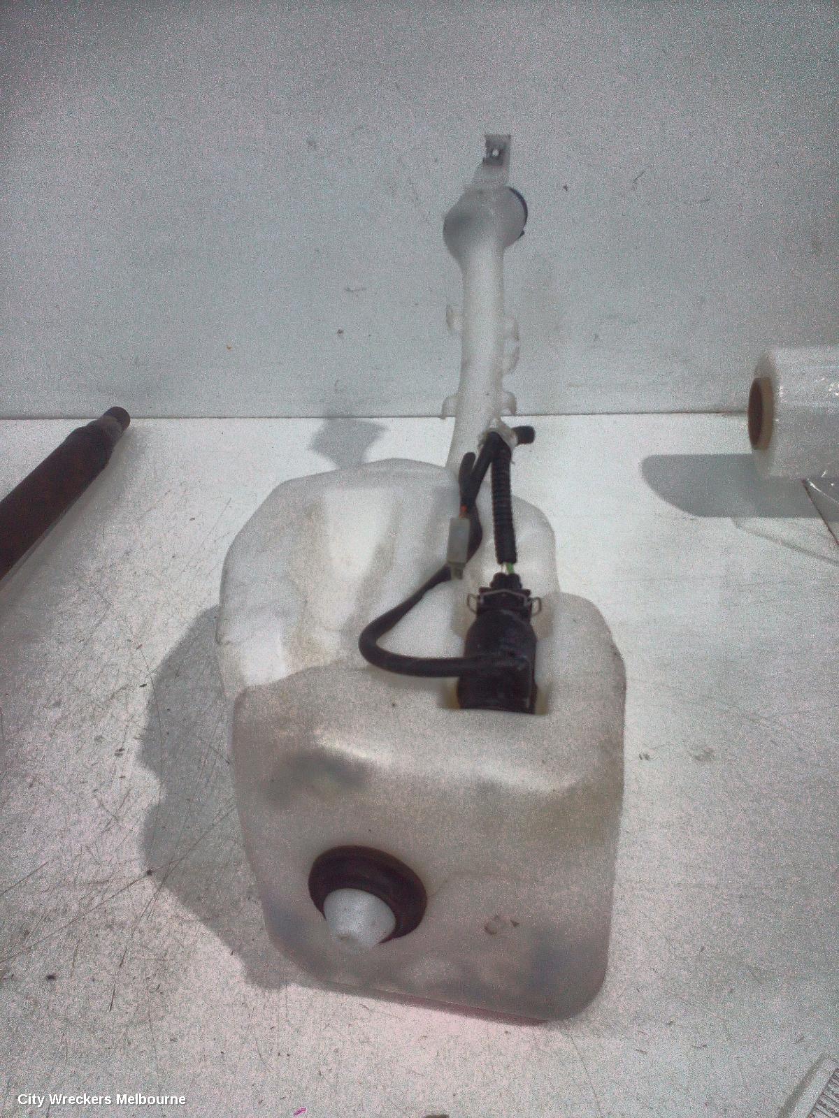 ALFA ROMEO 159 WASHER BOTTLE, SEDAN, NON H/LAMP WASHER TYPE, 06/2006 - 12/2011