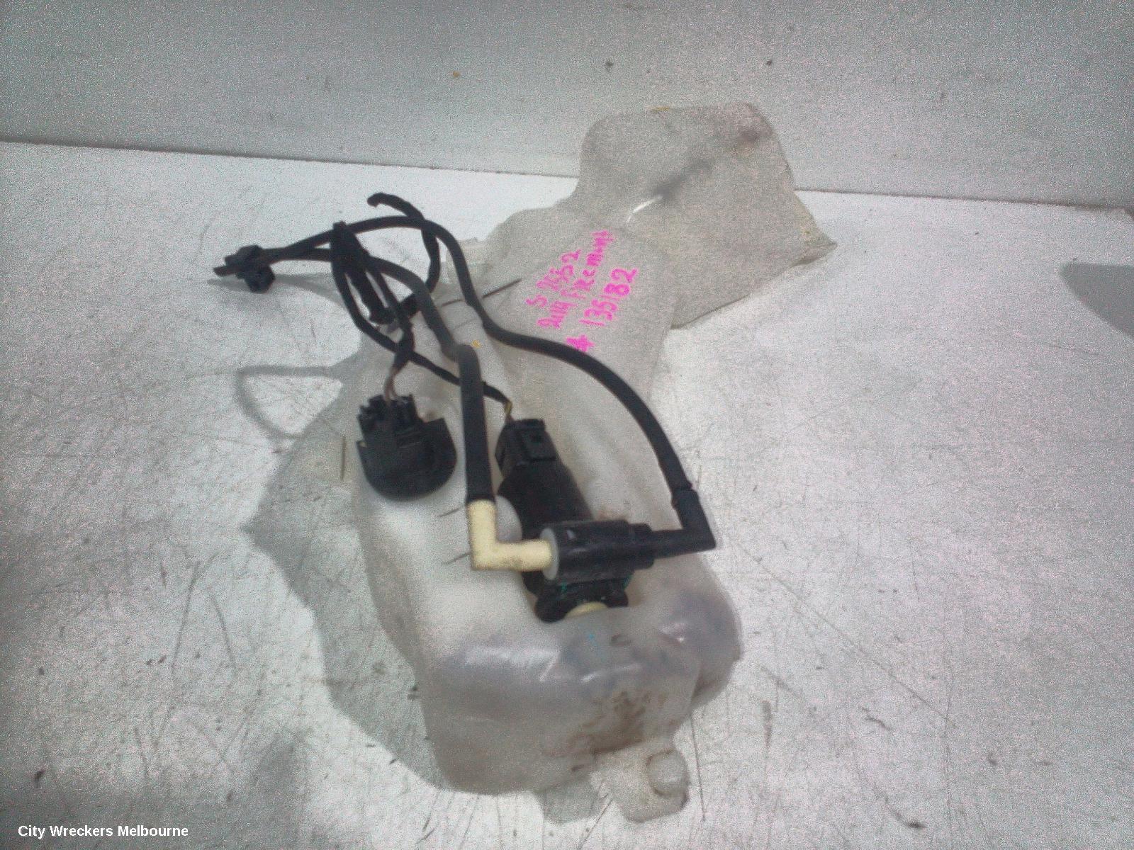 FIAT FREEMONT WASHER BOTTLE, JF, 04/2013 - 01/2017