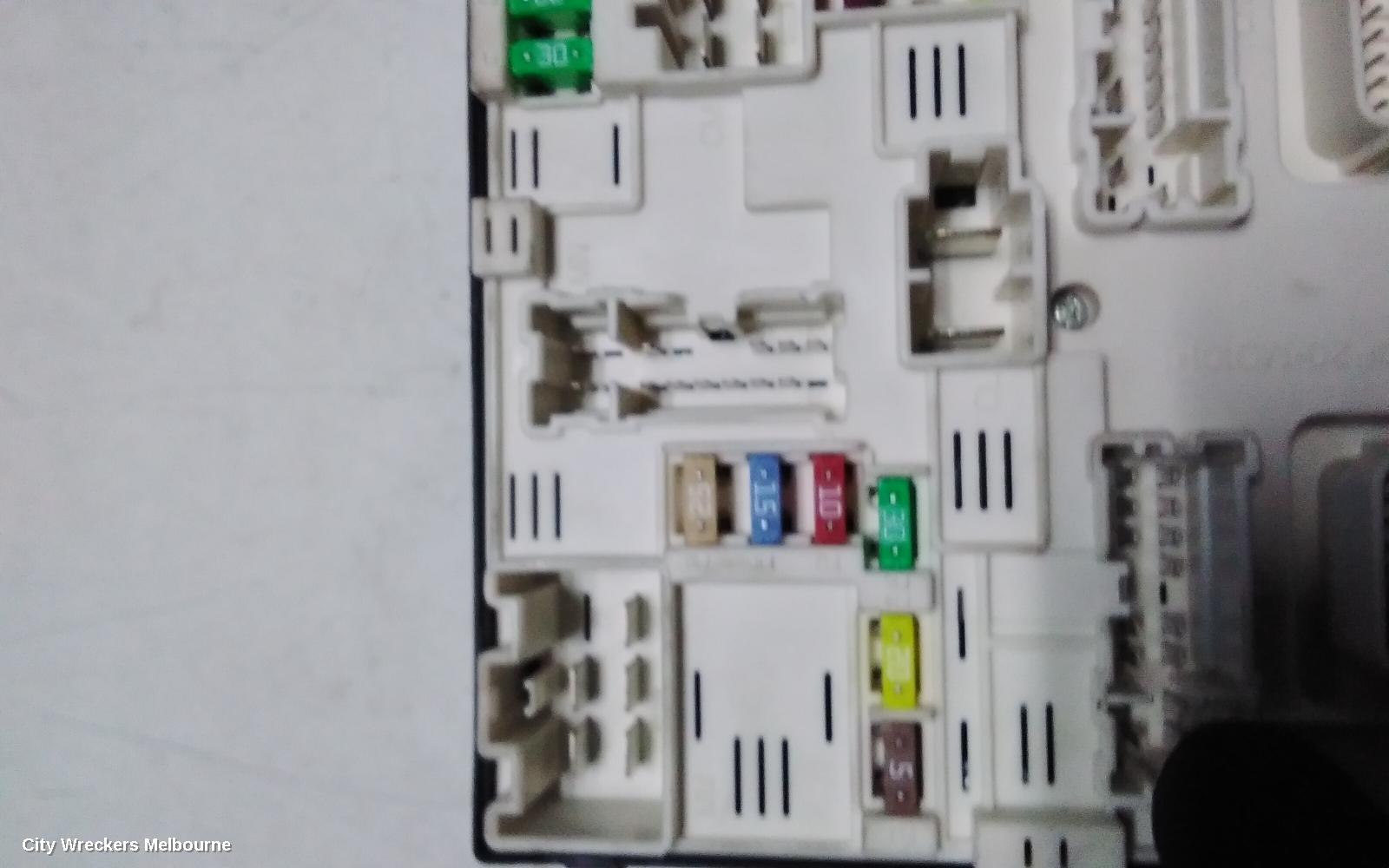 RENAULT MEGANE FUSE BOX, ENGINE BAY, PETROL, X32/X95, 09/2010 - 05/2016