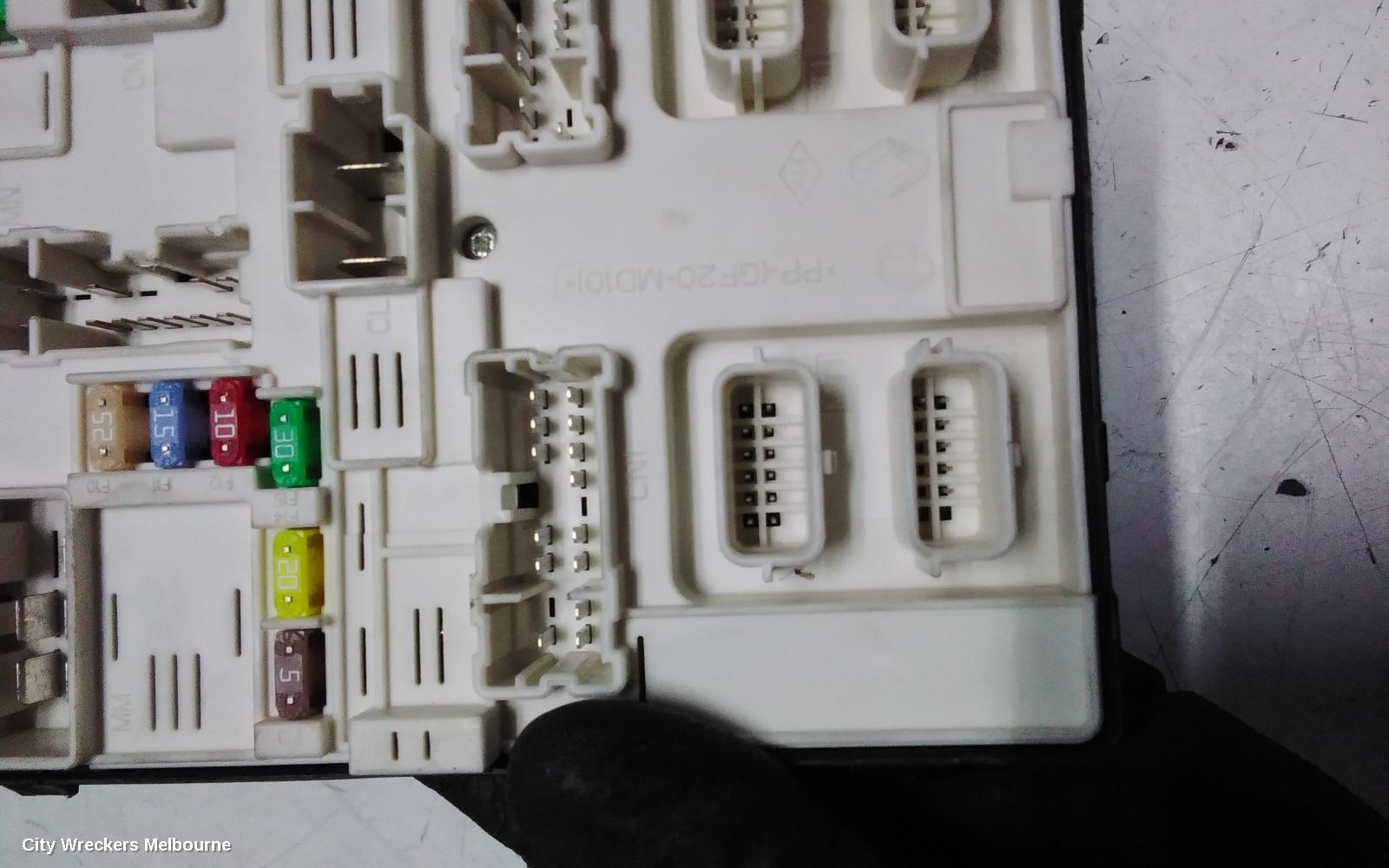 RENAULT MEGANE FUSE BOX, ENGINE BAY, PETROL, X32/X95, 09/2010 - 05/2016