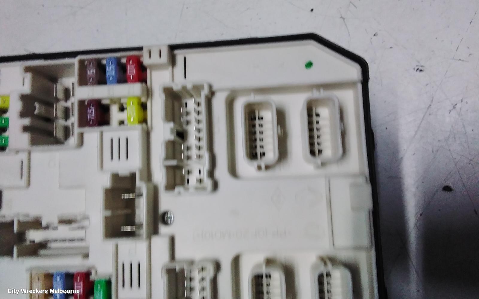 RENAULT MEGANE FUSE BOX, ENGINE BAY, PETROL, X32/X95, 09/2010 - 05/2016