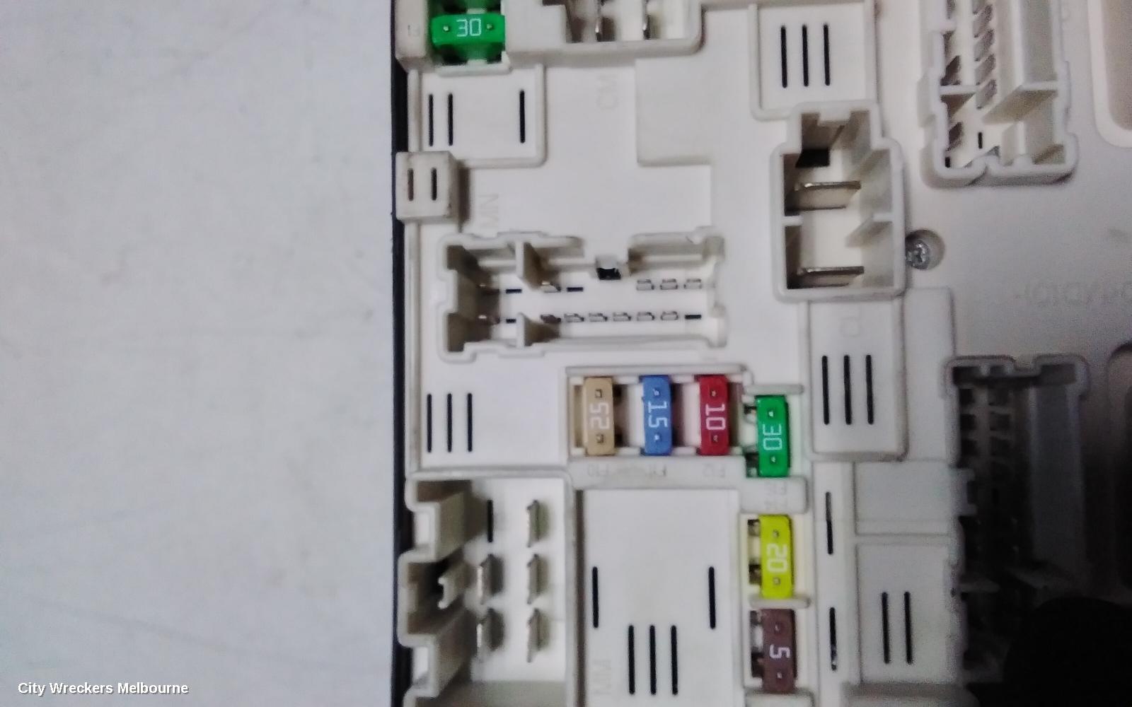 RENAULT MEGANE FUSE BOX, ENGINE BAY, PETROL, X32/X95, 09/2010 - 05/2016