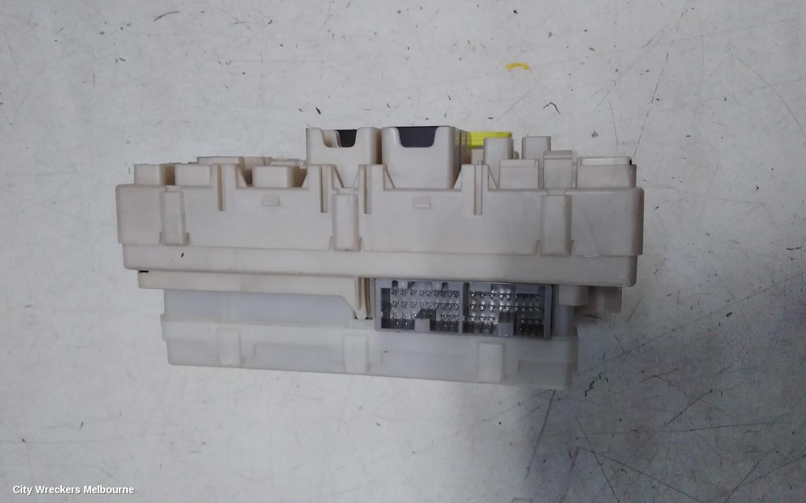 MITSUBISHI PAJERO FUSE BOX, UNDER DASH, QE-QF, PAJERO SPORT, 10/2015 ONWARDS