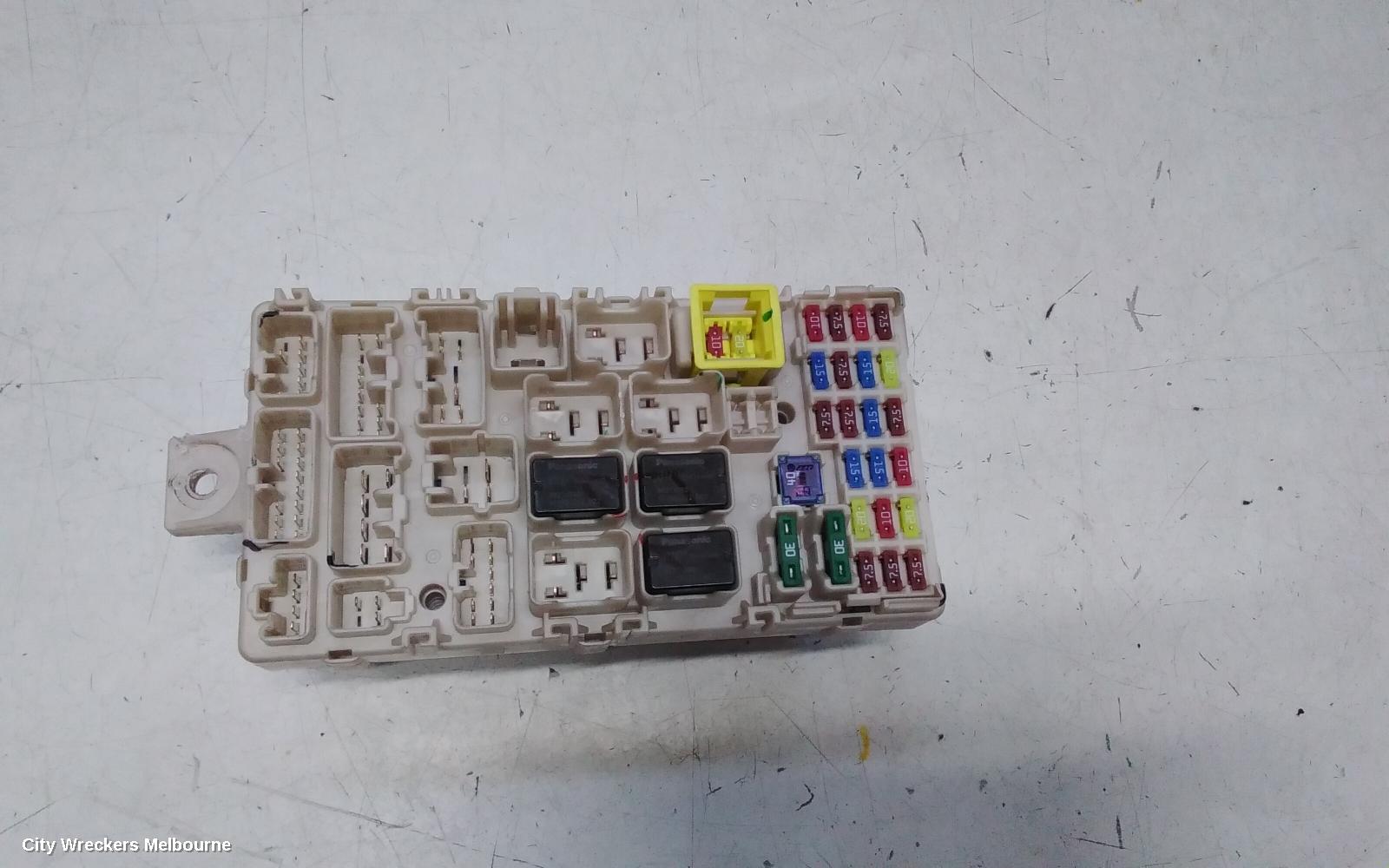 MITSUBISHI PAJERO FUSE BOX, UNDER DASH, QE-QF, PAJERO SPORT, 10/2015 ONWARDS