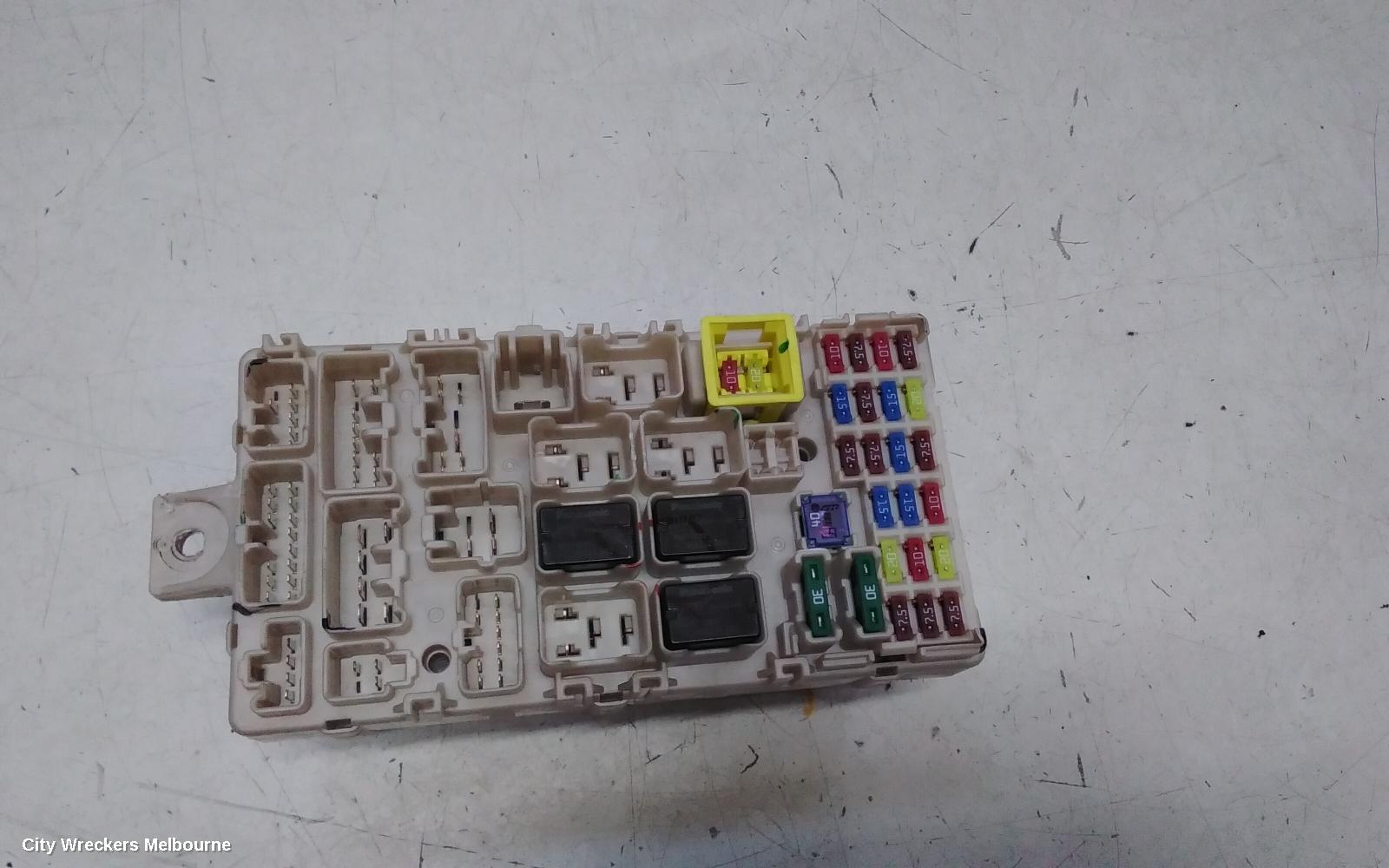 MITSUBISHI PAJERO FUSE BOX, UNDER DASH, QE-QF, PAJERO SPORT, 10/2015 ONWARDS