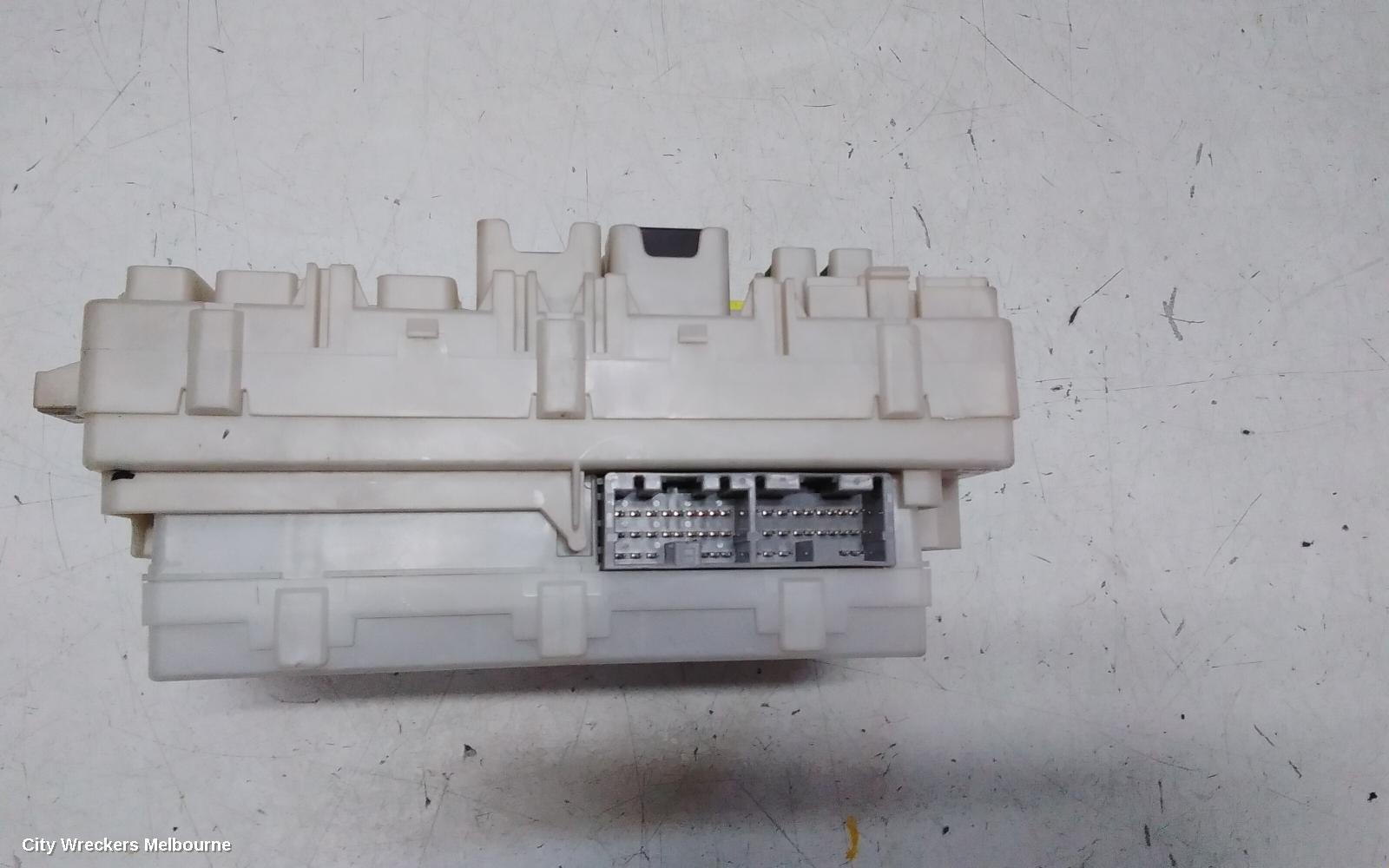 MITSUBISHI PAJERO FUSE BOX, UNDER DASH, QE-QF, PAJERO SPORT, 10/2015 ONWARDS