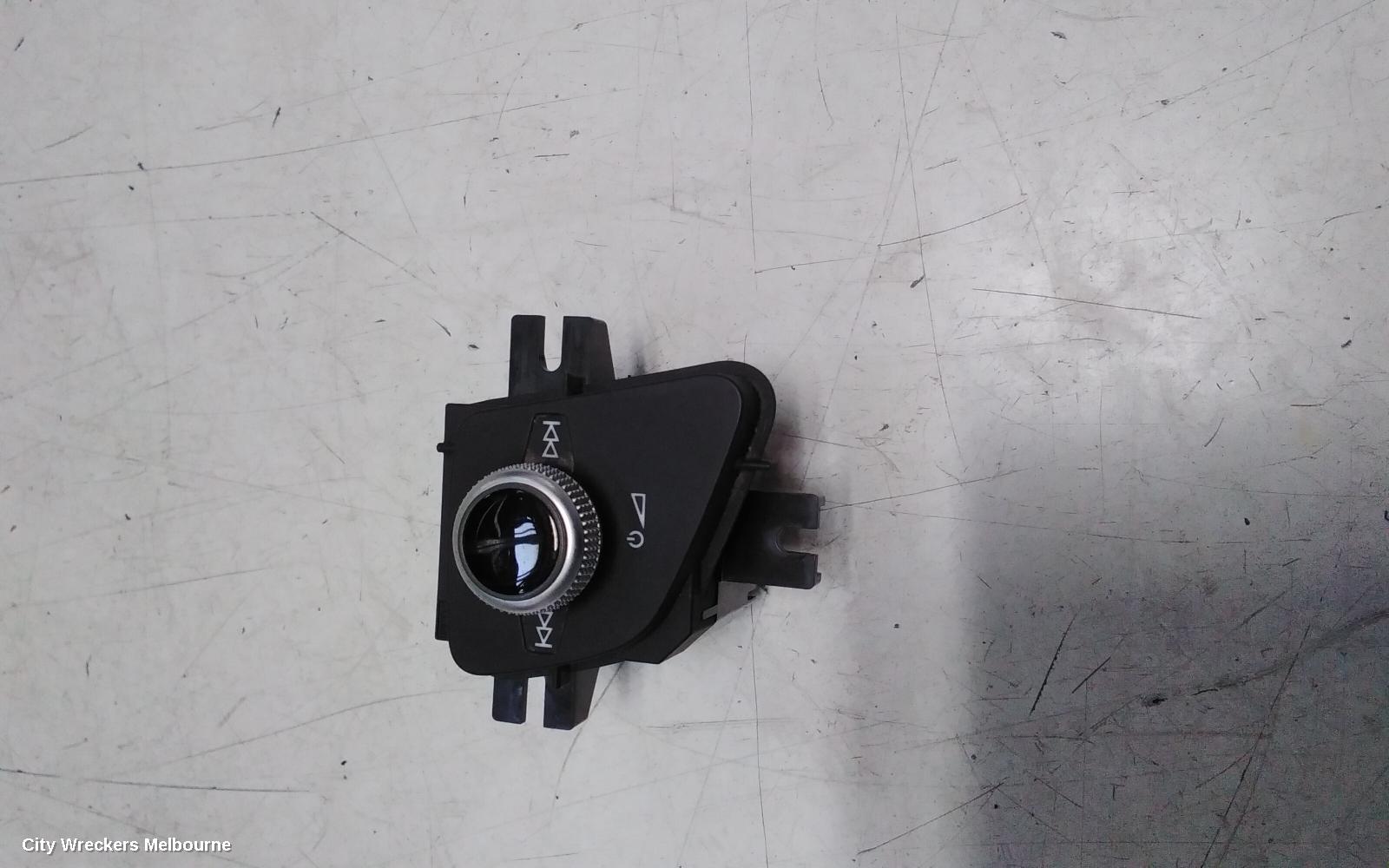 AUDI Q7, 4M, 07/2015 ONWARDS, 4M2 919 616B  VOLUME CONTROL KNOB RHD 4M2919616B / A9121-D83: 135338