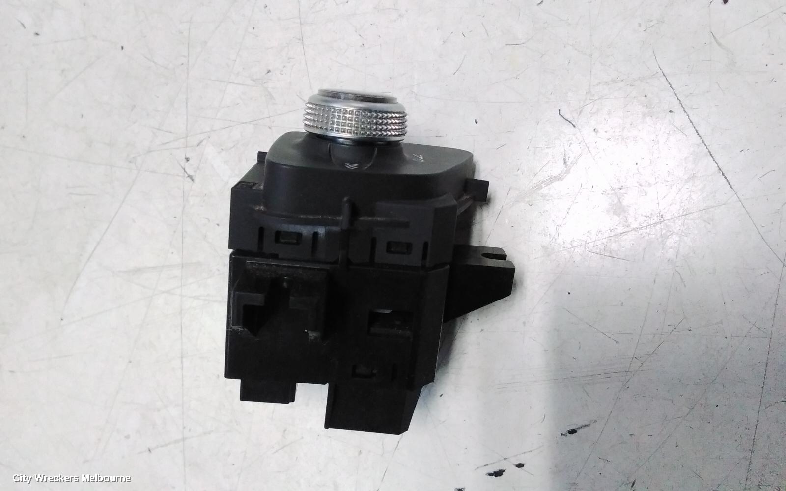 AUDI Q7, 4M, 07/2015 ONWARDS, 4M2 919 616B  VOLUME CONTROL KNOB RHD 4M2919616B / A9121-D83: 135338