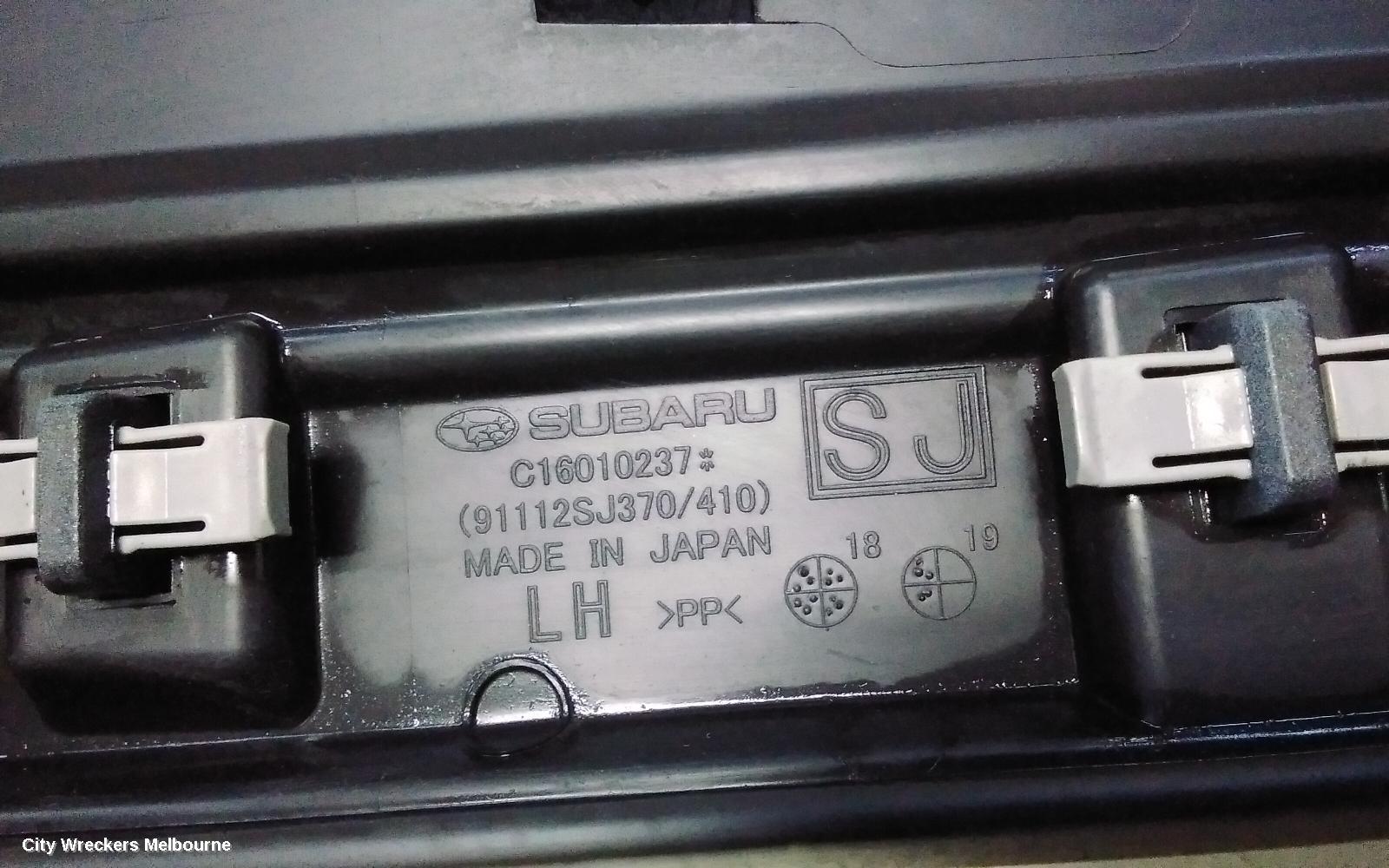 SUBARU FORESTER DOOR MOULD, LEFT FRONT DOOR MOULD : 135499, SK, LH FRONT, BLACK/CHROME, 08/2018 - 11/2024