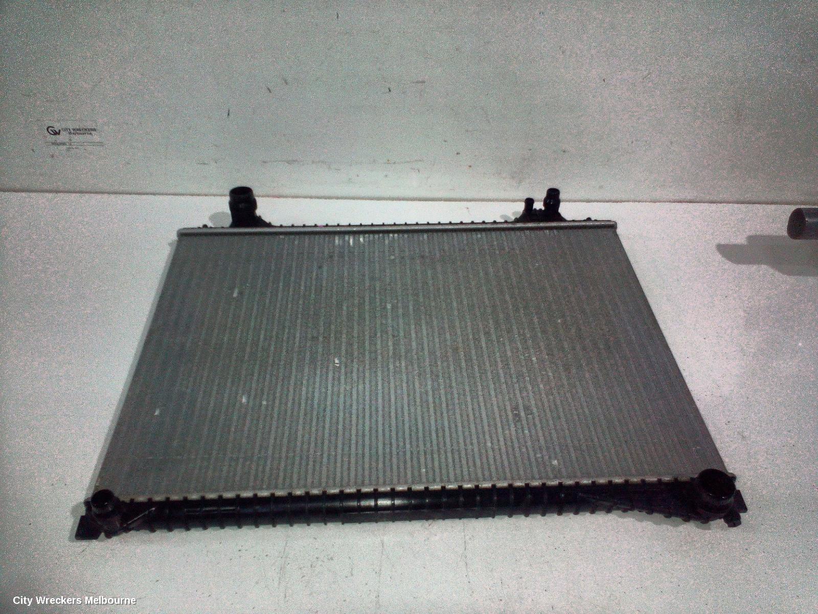 JAGUAR F PACE RADIATOR, X761, PRIMARY RADIATOR (CLOSEST TO ENGINE), AUTO, DIESEL, 2.0, TURBO, 02/2016 - 10/2020