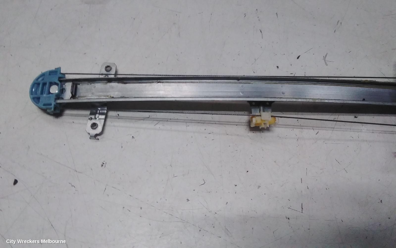 SUZUKI SWIFT RIGHT FRONT WINDOW REG/MOTOR, AZ, 04/2017 - 03/2025