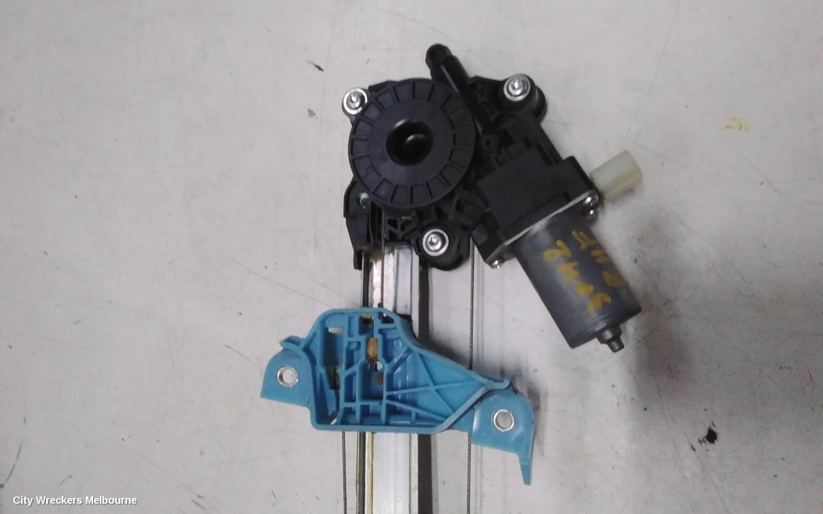 SUZUKI SWIFT RIGHT FRONT WINDOW REG/MOTOR, AZ, 04/2017 - 03/2025