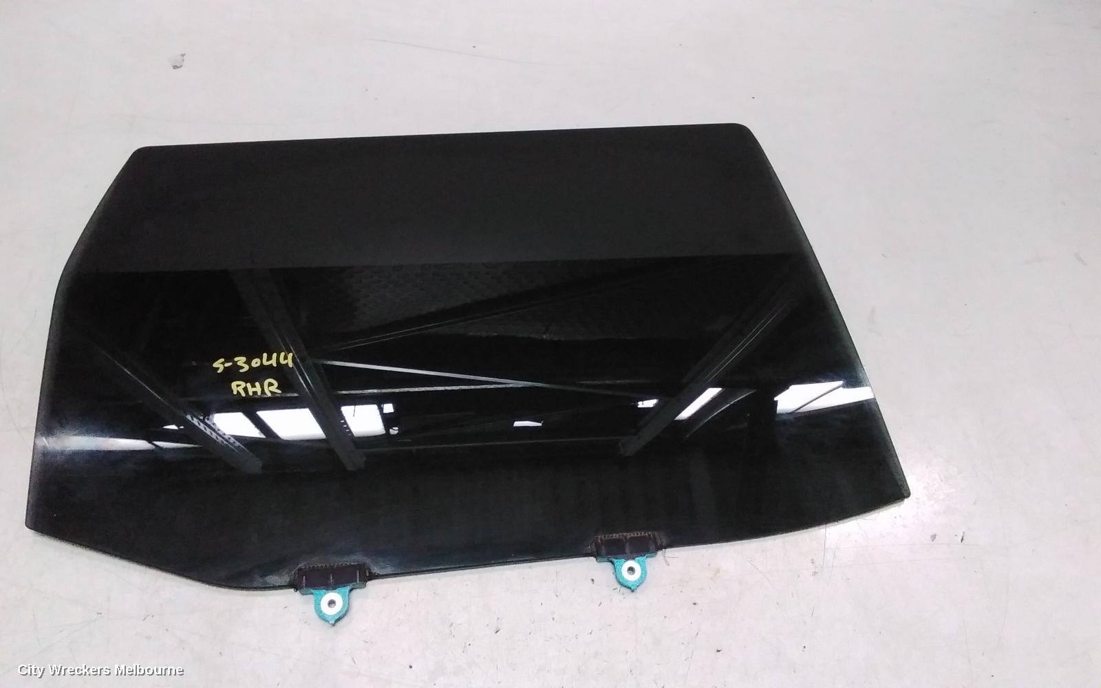 MITSUBISHI PAJERO RIGHT REAR DOOR WINDOW, PRIVACY GLASS TYPE, QE, PAJERO SPORT, 10/2015 ONWARDS
