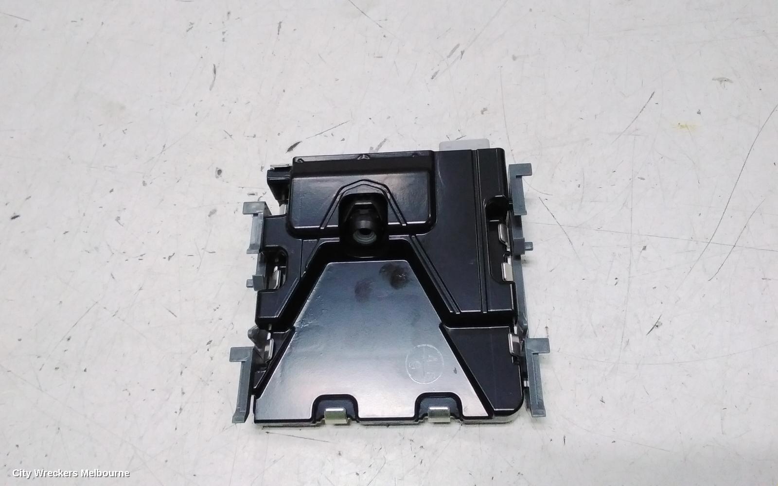TOYOTA RAV4 REVERSE CAMERA, FRONT CAMERA (WINDSCREEN MOUNTED), XA40, 12/2015 - 12/2018