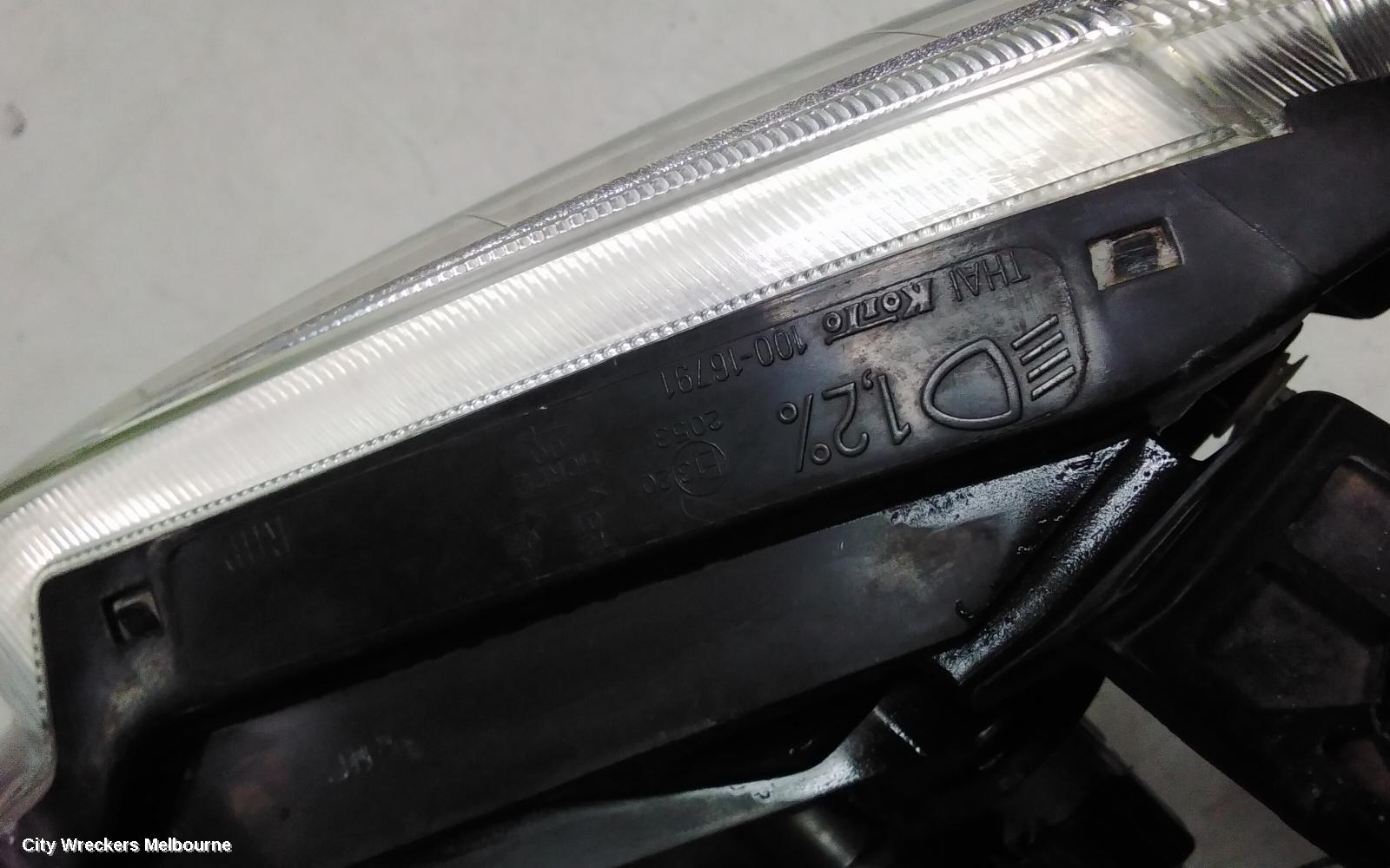 ISUZU DMAX RIGHT HEADLAMP, PROJECTOR TYPE, RA, 10/2008 - 05/2012