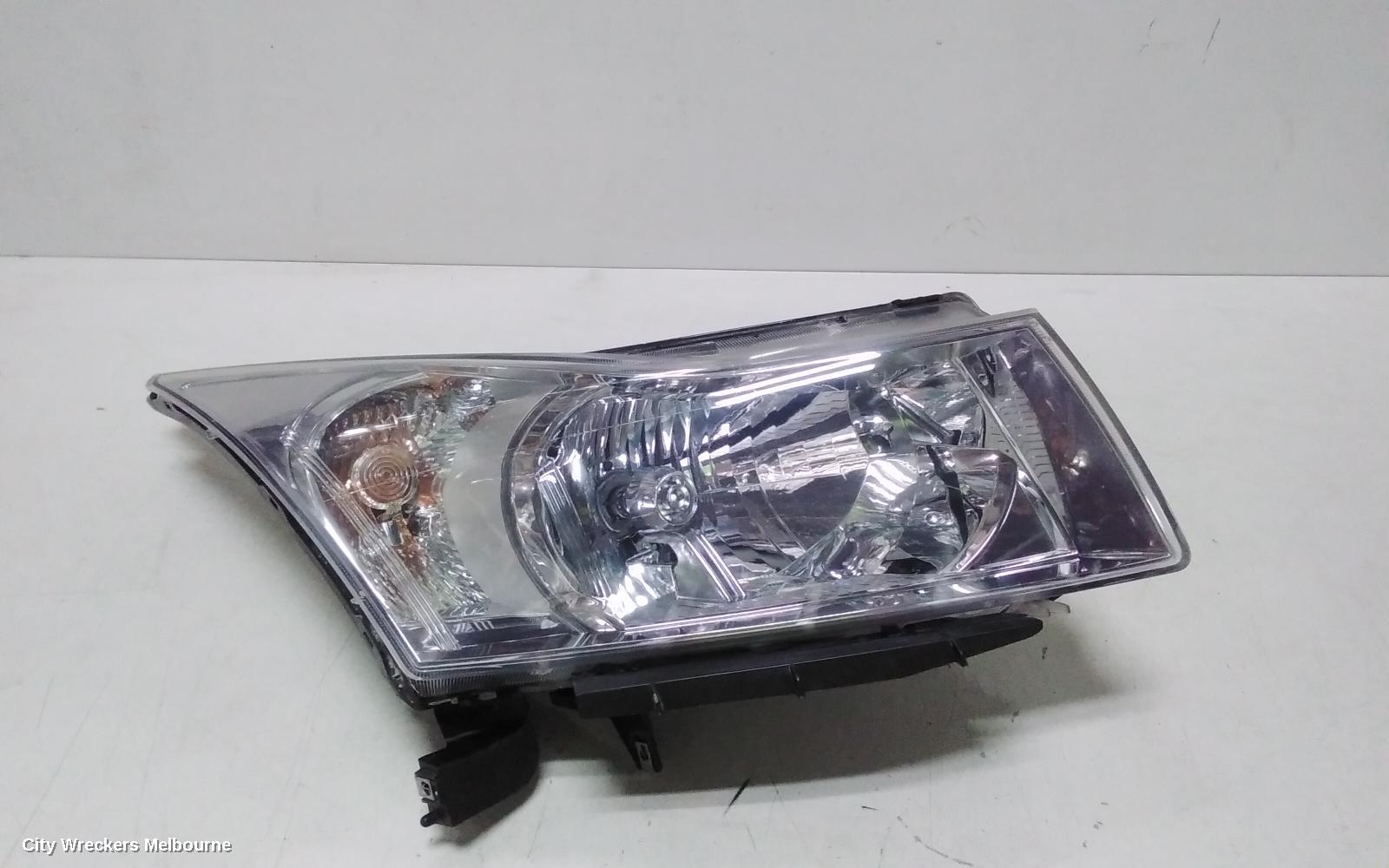 HOLDEN CRUZE RIGHT HEADLAMP, JH, CDX, 01/2015 - 01/2017