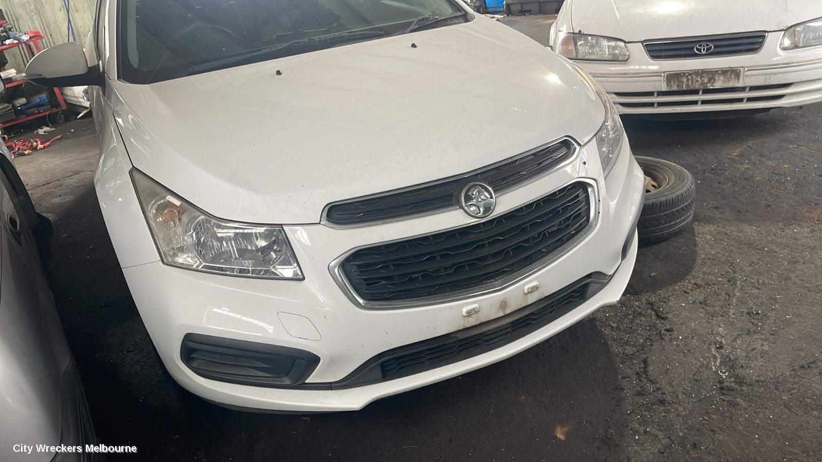 HOLDEN CRUZE RIGHT HEADLAMP, JH, CDX, 01/2015 - 01/2017