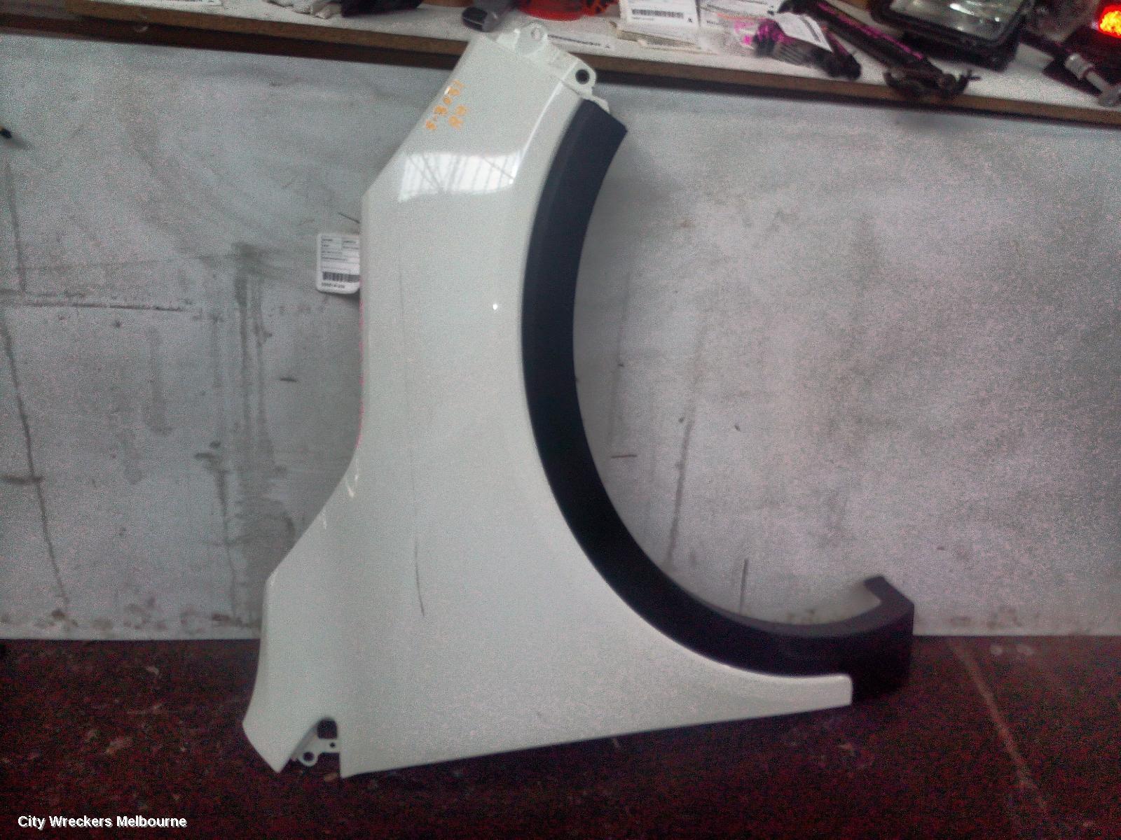 KIA SORENTO RIGHT GUARD, UM, 03/2015 - 02/2020