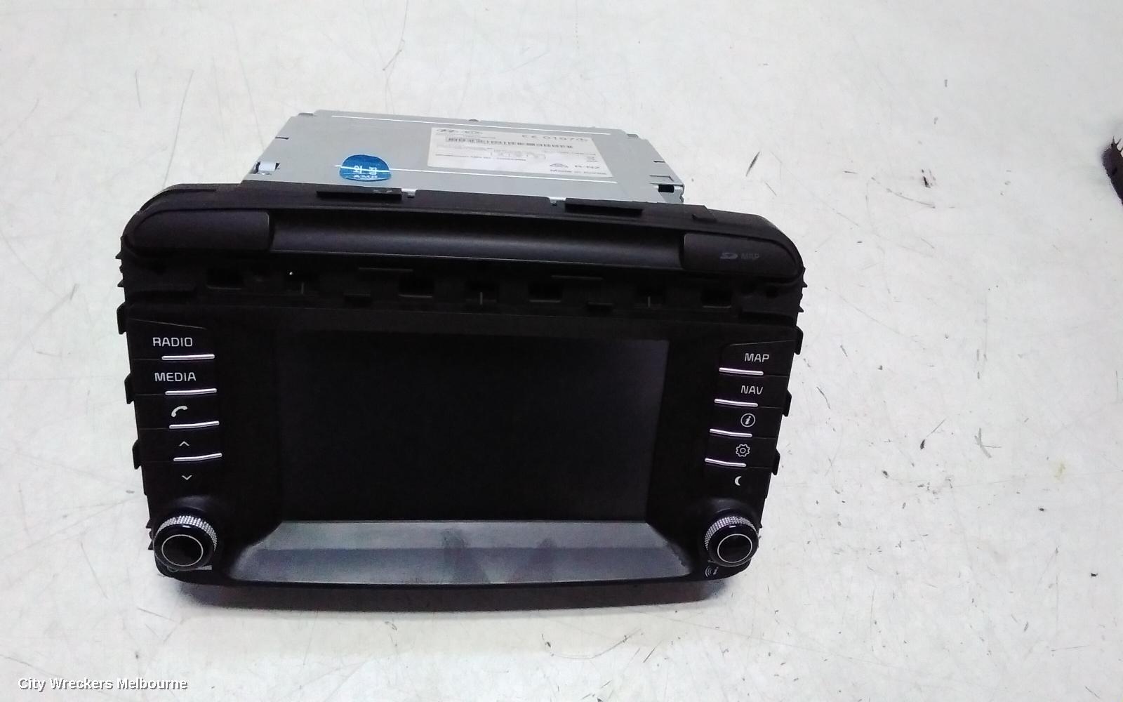 KIA SORENTO RADIO/CD/DVD/SAT/TV, DISPLAY & HEAD UNIT, 7IN TOUCHSCREEN, UM, 03/2015 - 08/2017