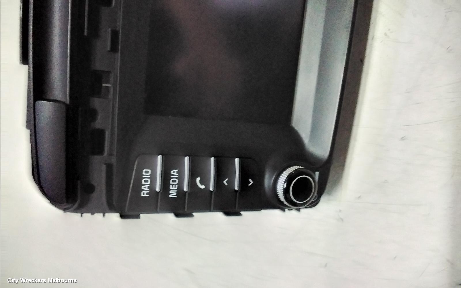 KIA SORENTO RADIO/CD/DVD/SAT/TV, DISPLAY & HEAD UNIT, 7IN TOUCHSCREEN, UM, 03/2015 - 08/2017